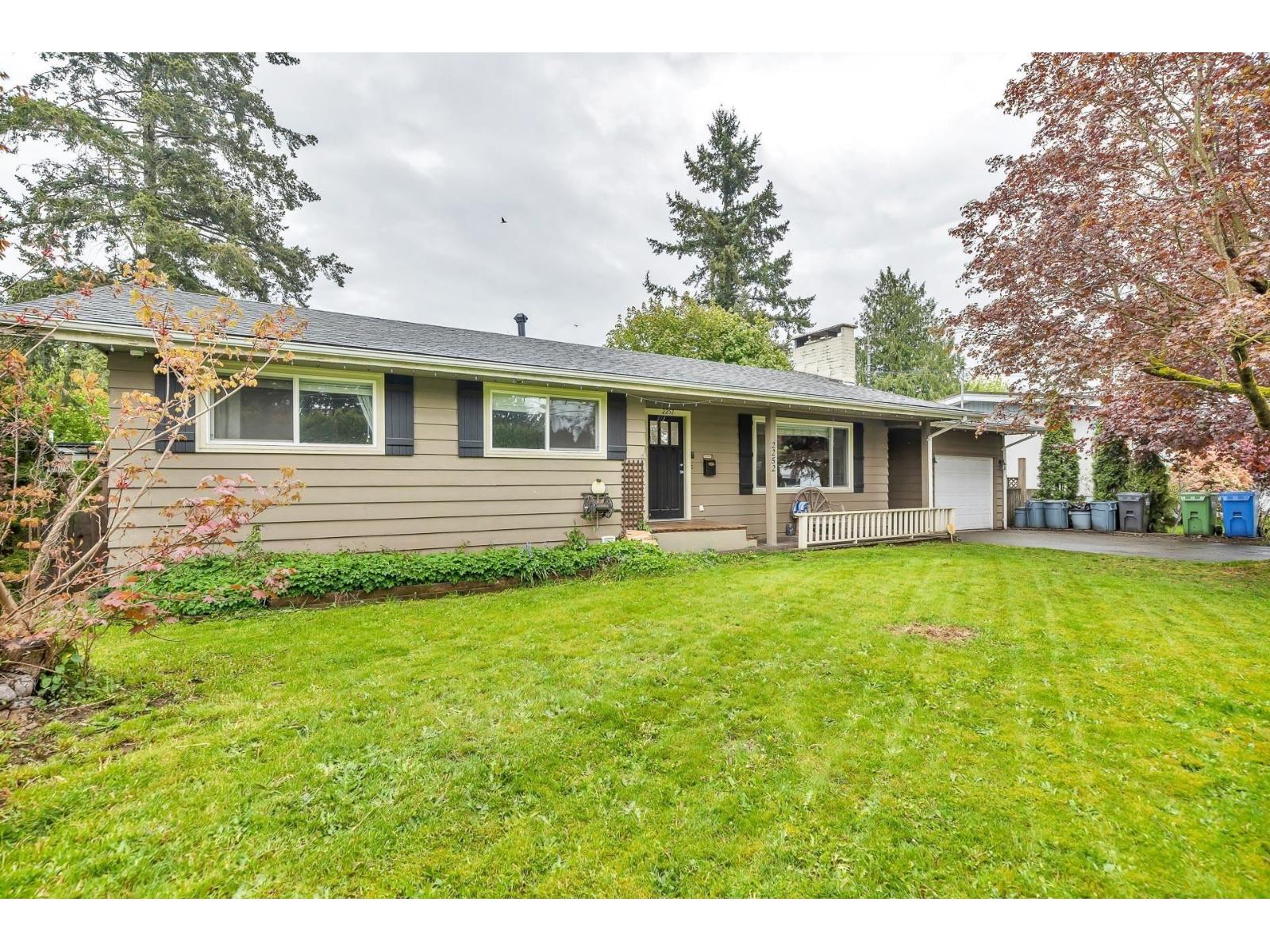 Photo 1 of 2252 Bakerview Street, Abbotsford BC