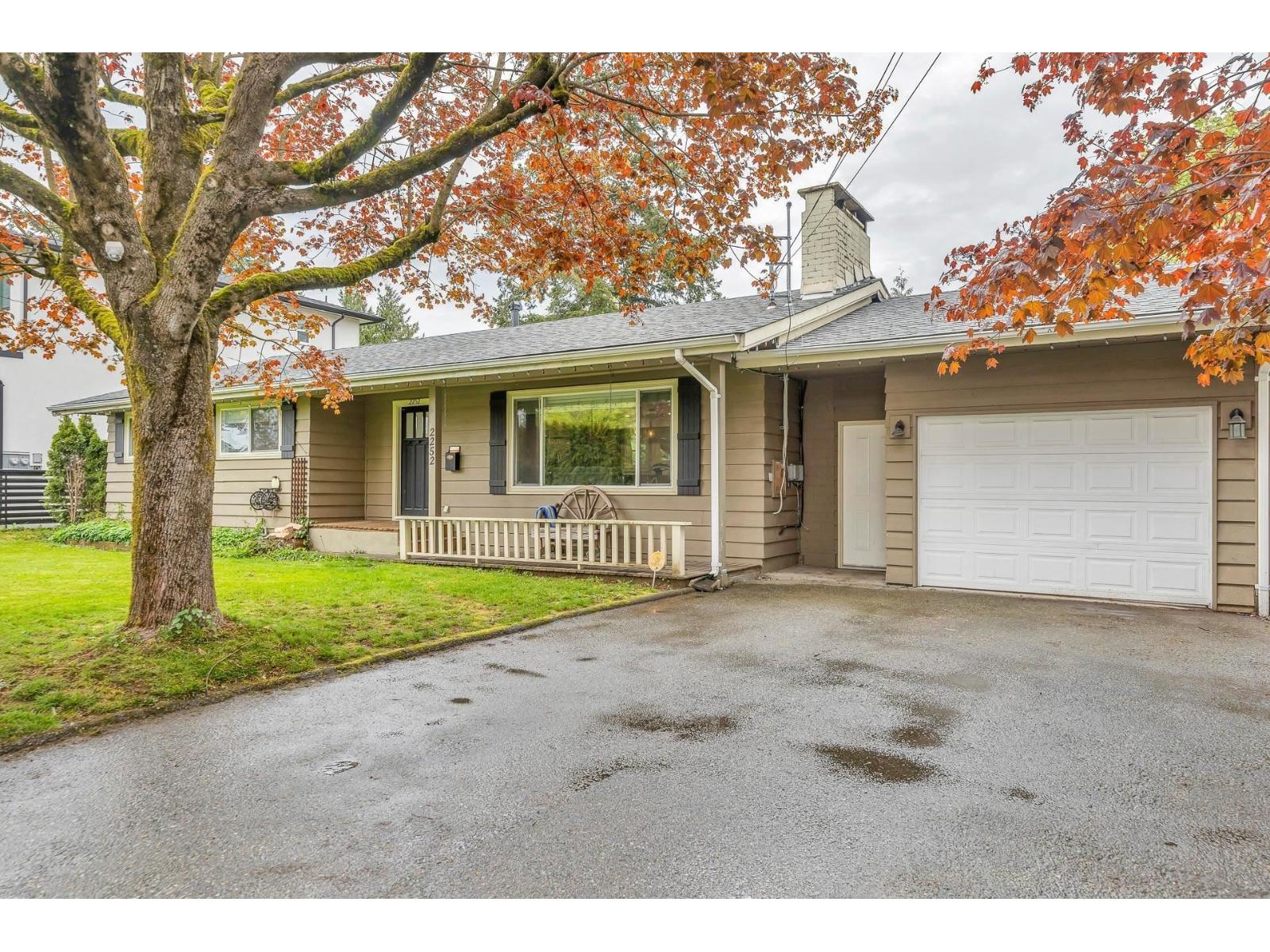 Photo 2 of 2252 Bakerview Street, Abbotsford BC