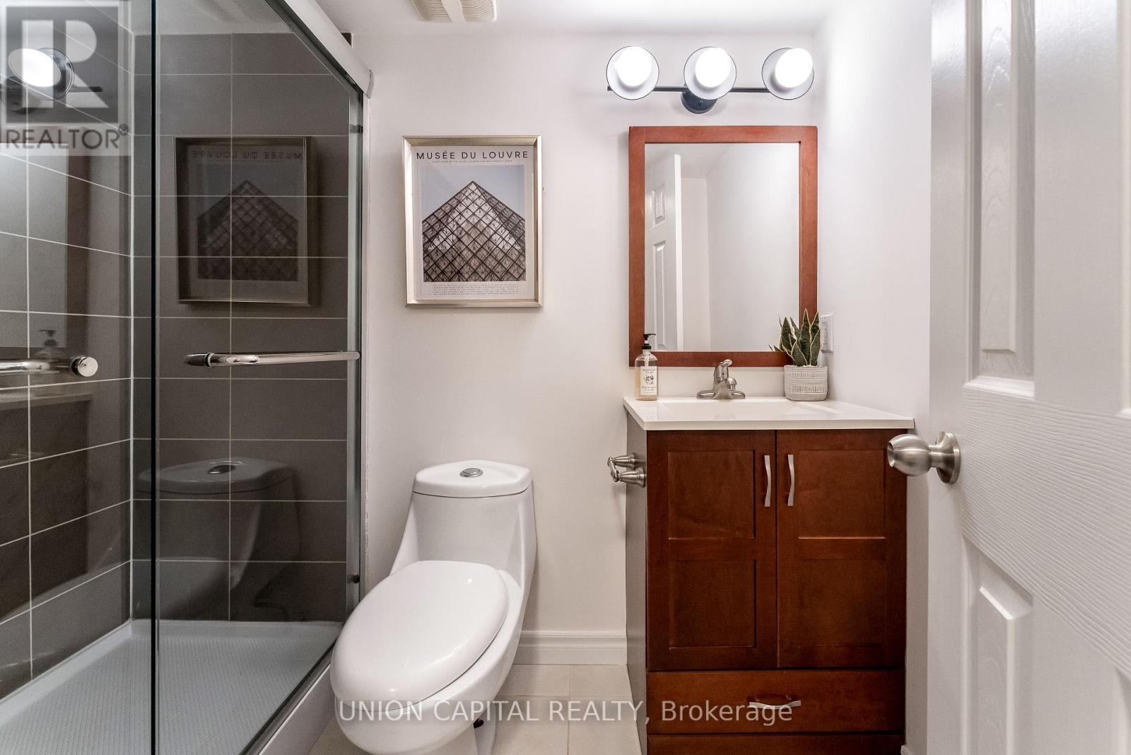 Photo 30 of 198 Bur Oak Avenue, Markham ON