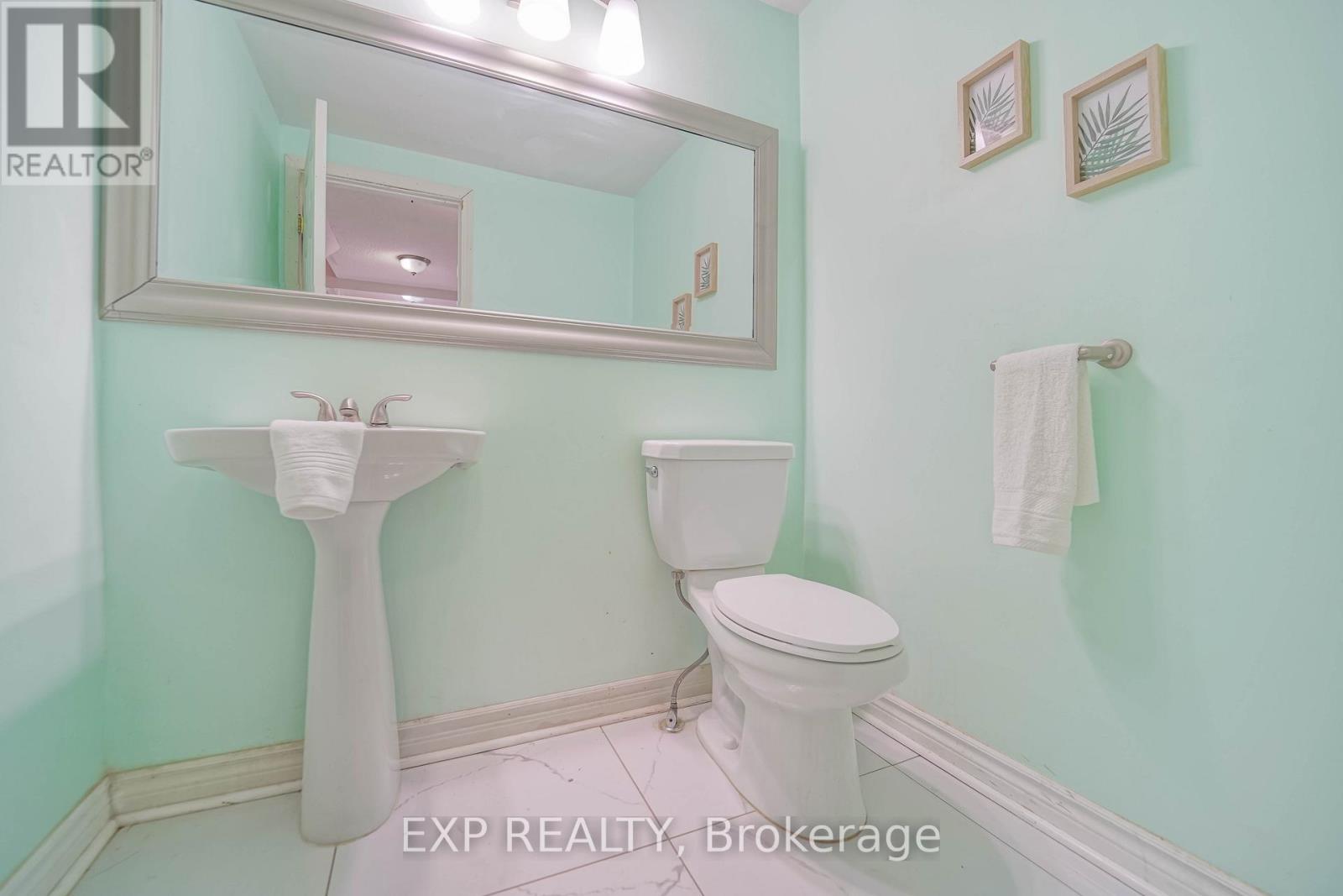 Photo 17 of 76 Salisbury Circle, Brampton ON