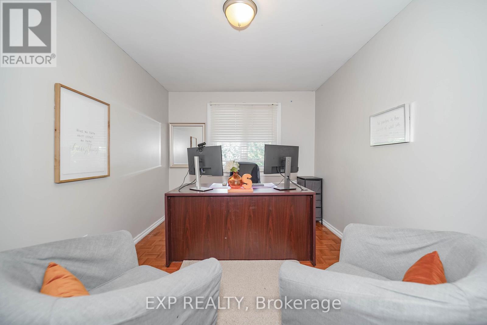 Photo 23 of 76 Salisbury Circle, Brampton ON