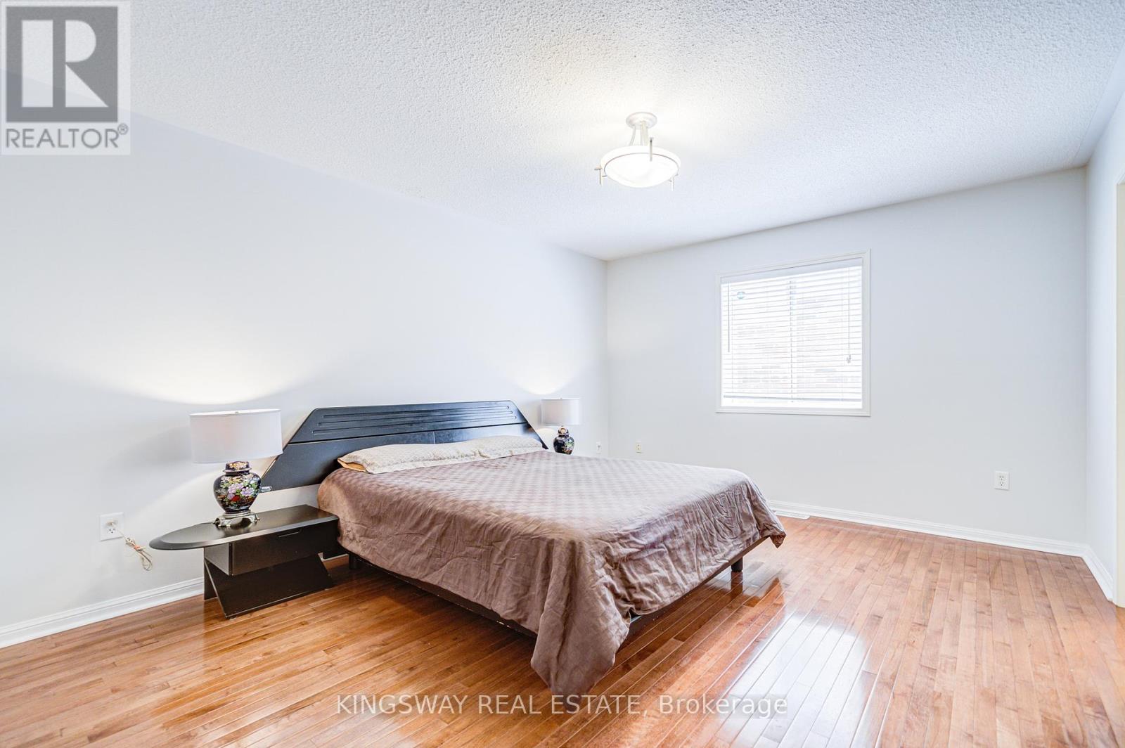 Photo 24 of 7 Bonavista Drive, Brampton ON