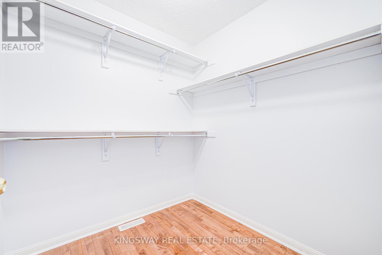 Photo 20 of 7 Bonavista Drive, Brampton ON
