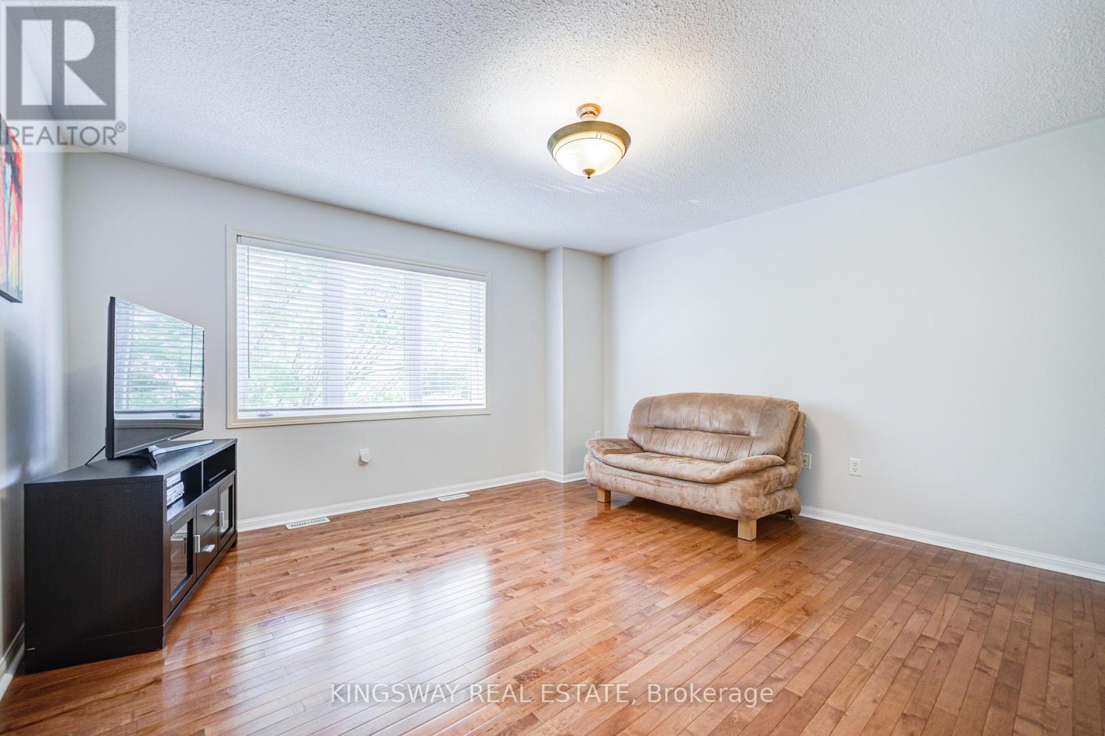 Photo 28 of 7 Bonavista Drive, Brampton ON