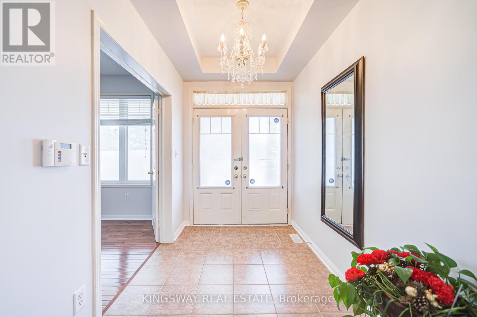 Photo 3 of 7 Bonavista Drive, Brampton ON