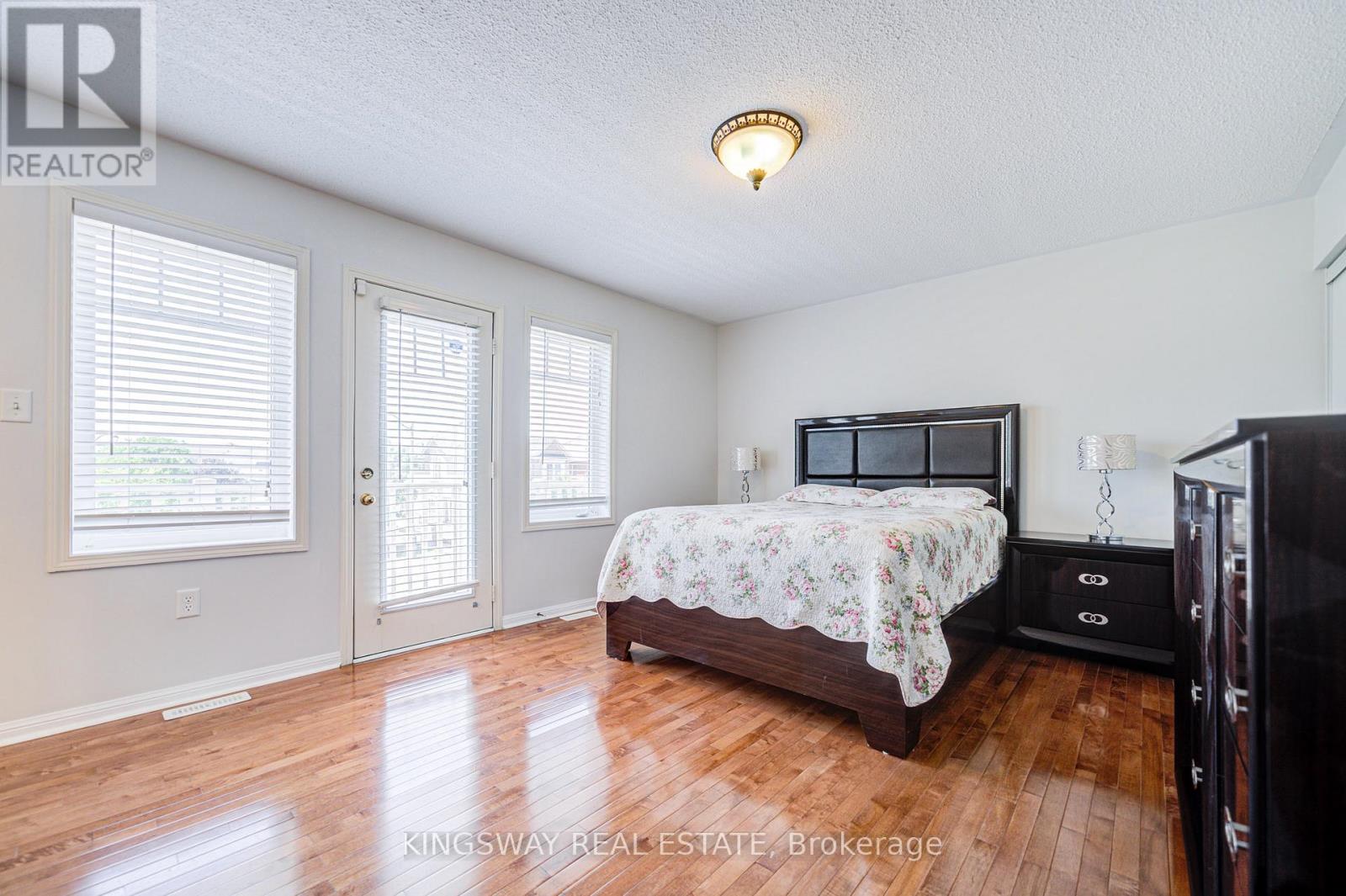 Photo 31 of 7 Bonavista Drive, Brampton ON