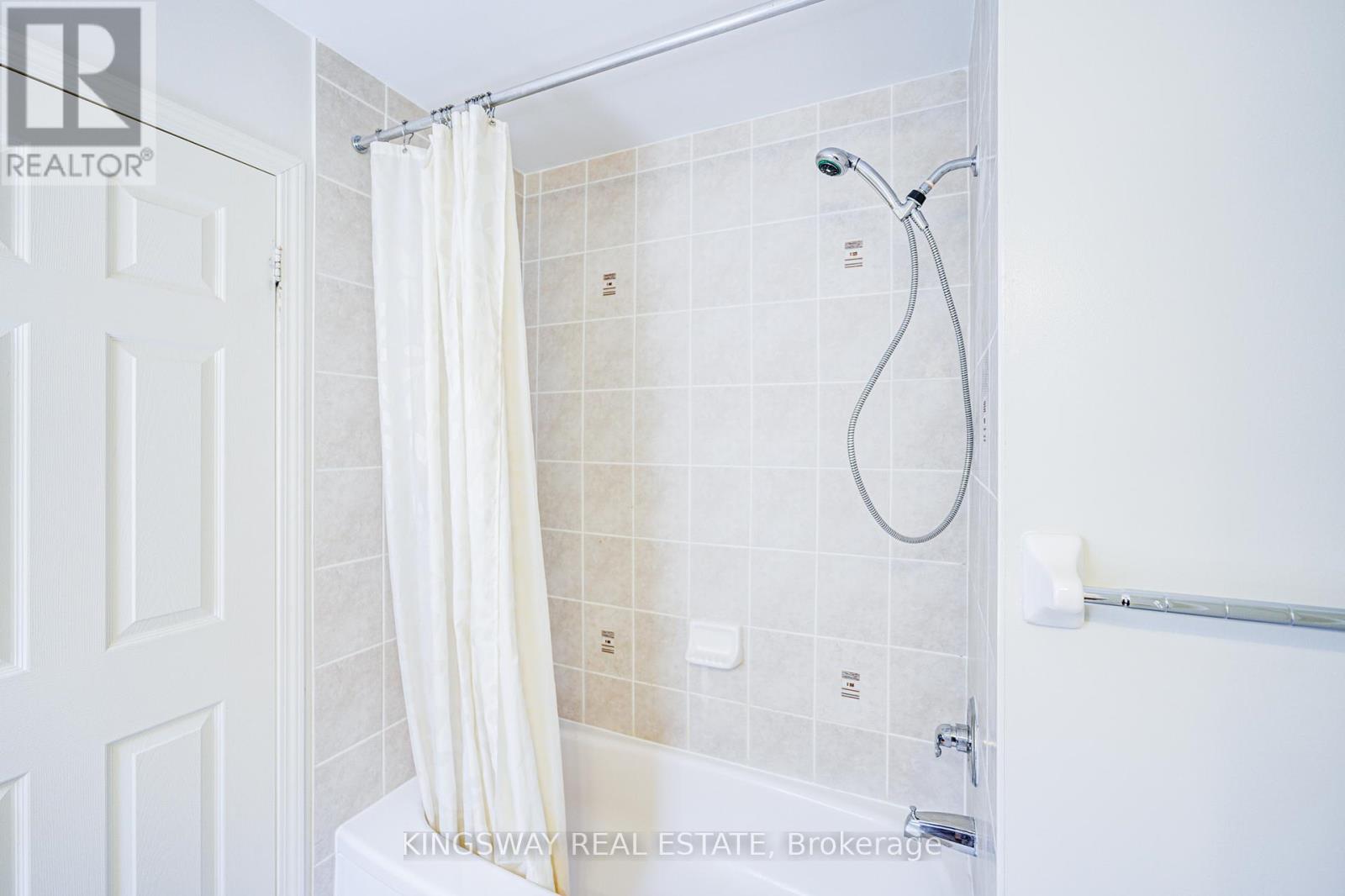 Photo 27 of 7 Bonavista Drive, Brampton ON