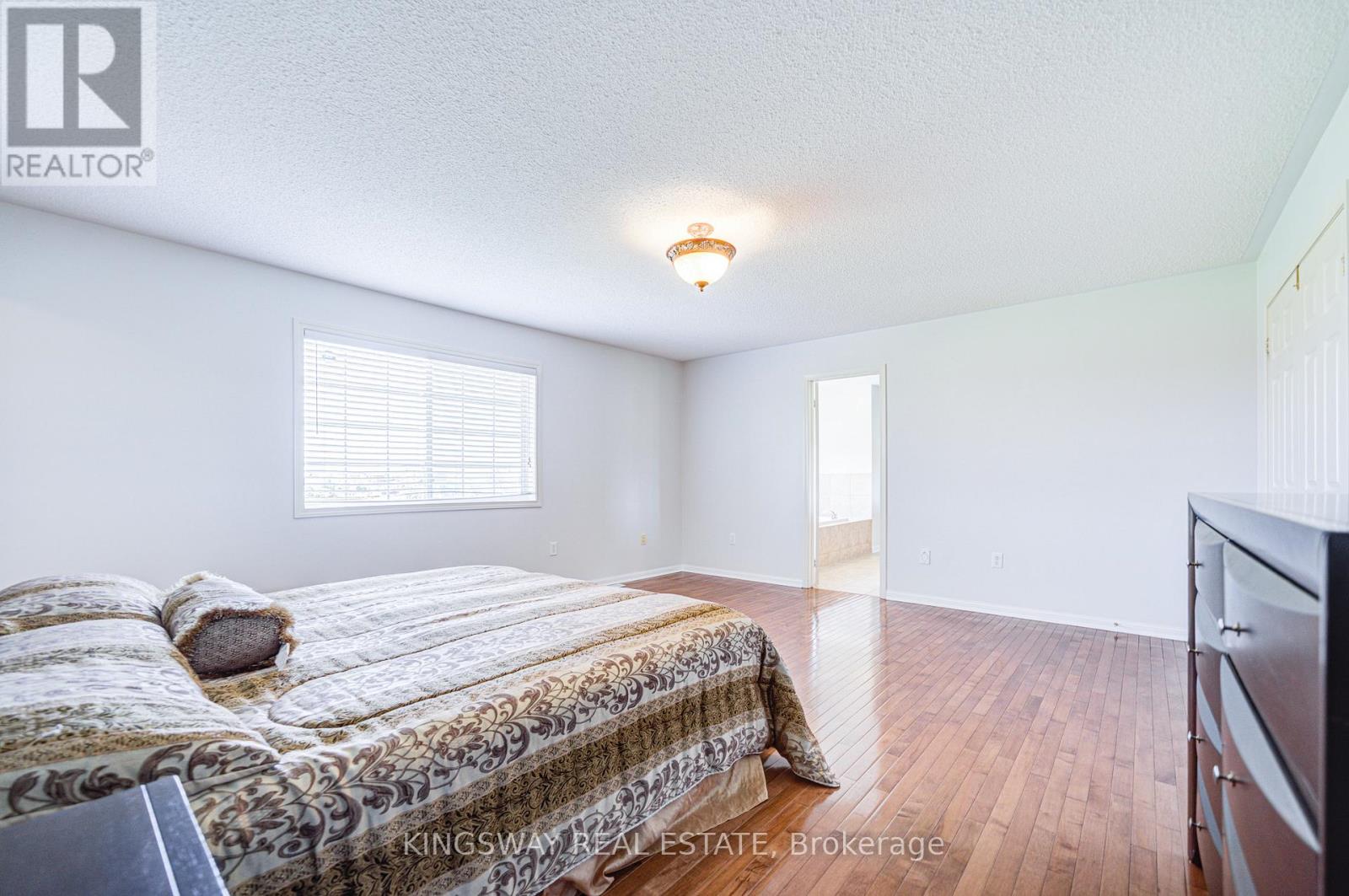 Photo 21 of 7 Bonavista Drive, Brampton ON