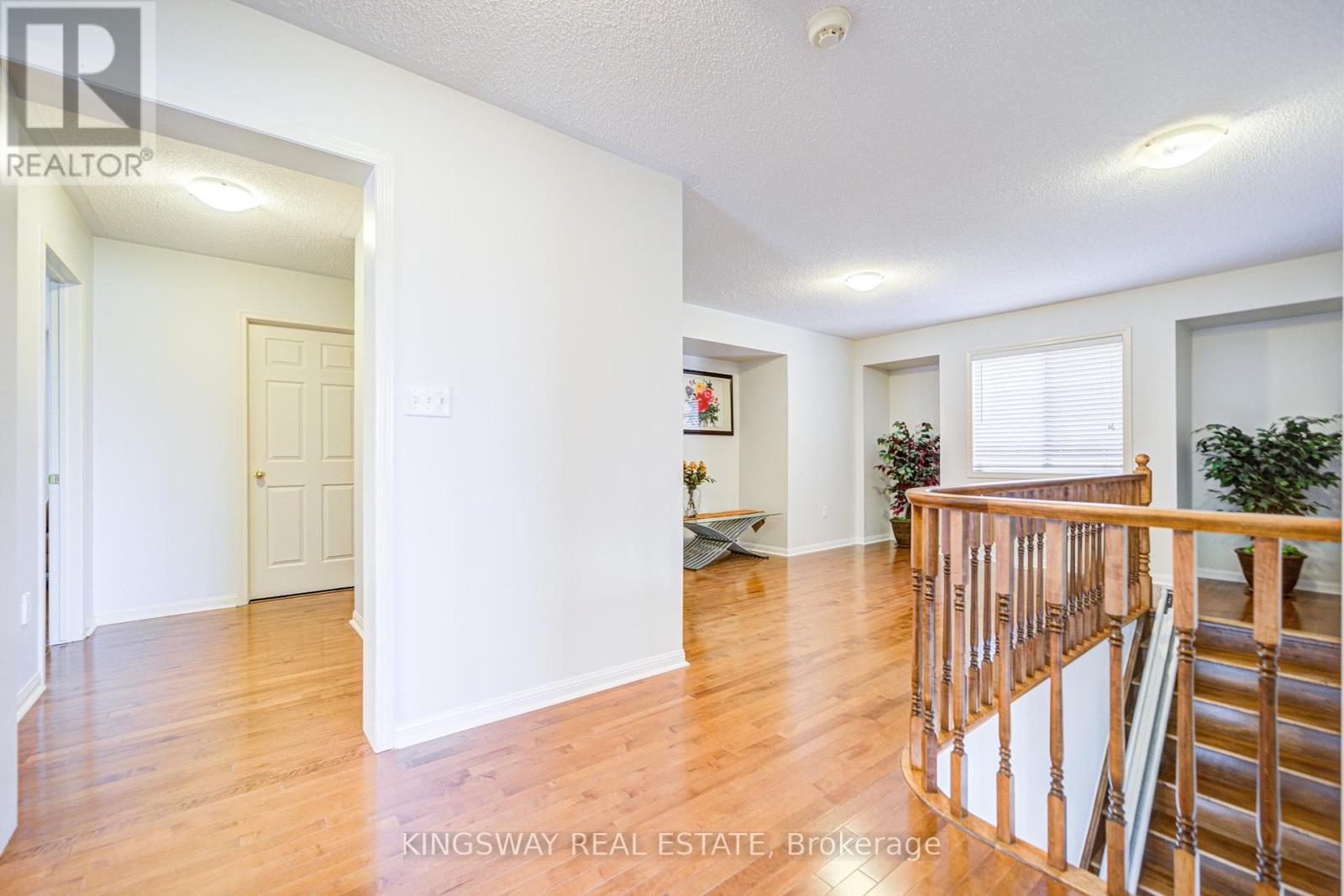 Photo 16 of 7 Bonavista Drive, Brampton ON