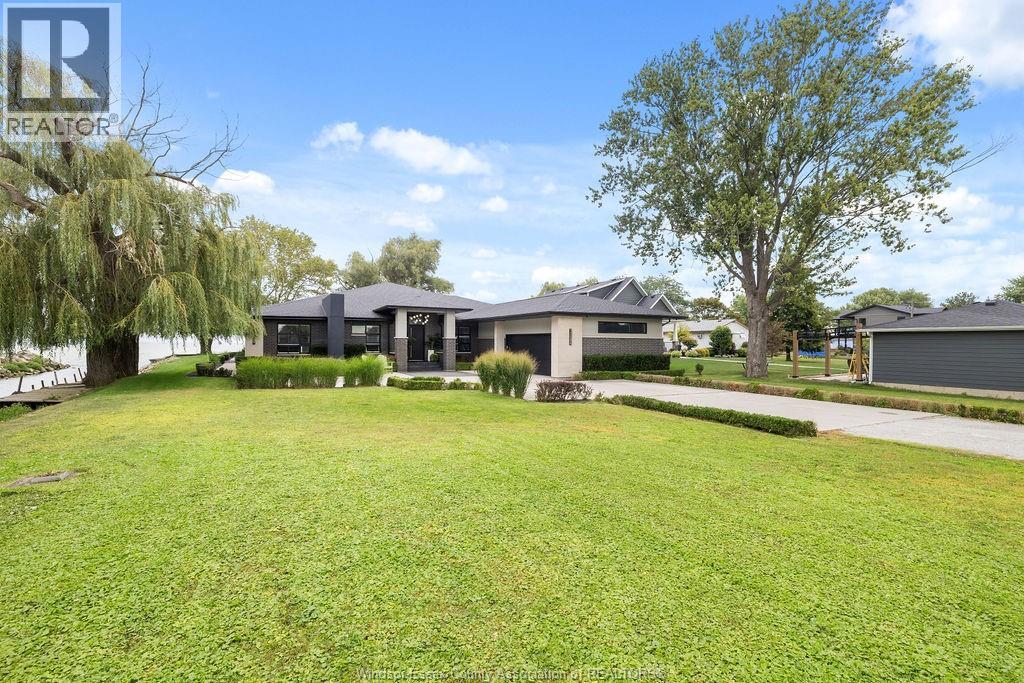 Photo 5 of 551 Ross Beach Road, Lakeshore ON