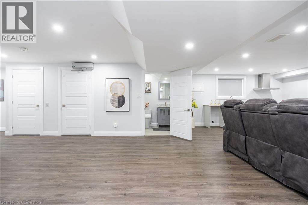 Photo 34 of 920 River Ridge Court, Kitchener ON