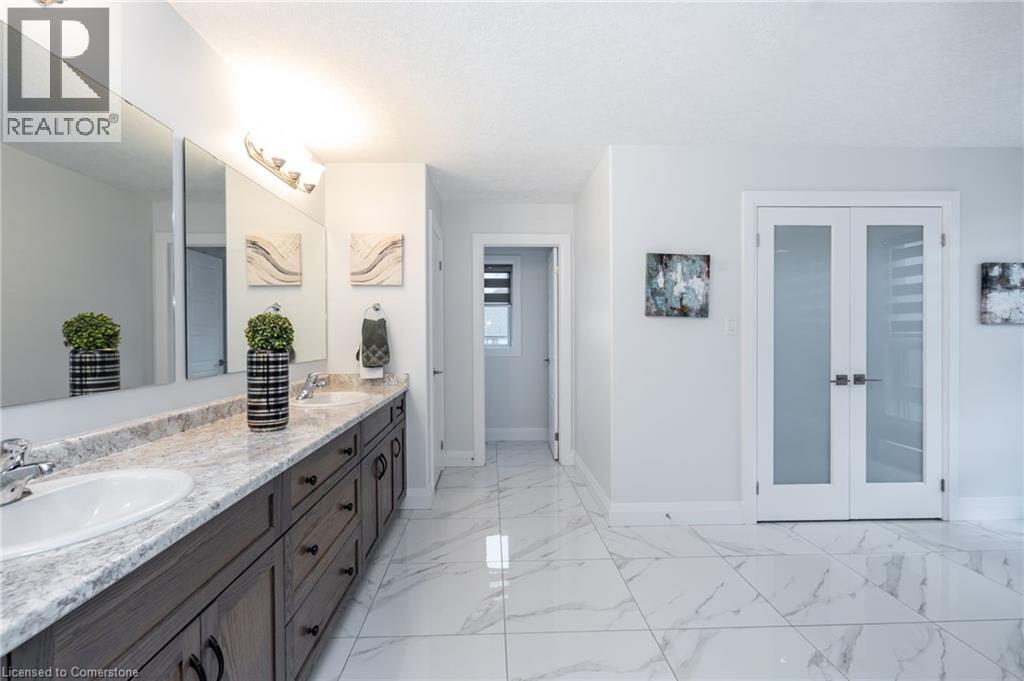 Photo 29 of 920 River Ridge Court, Kitchener ON