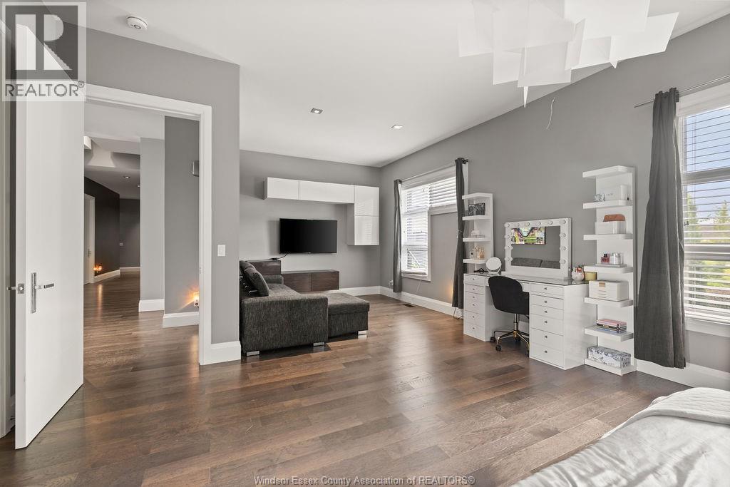 Photo 21 of 551 Ross Beach Road, Lakeshore ON