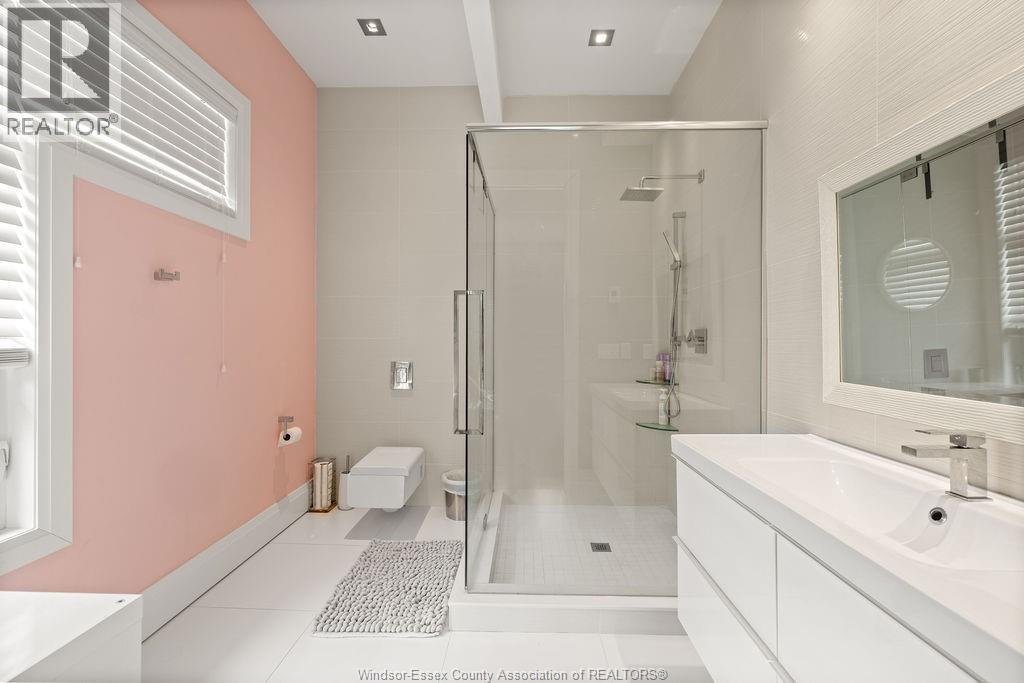 Photo 23 of 551 Ross Beach Road, Lakeshore ON