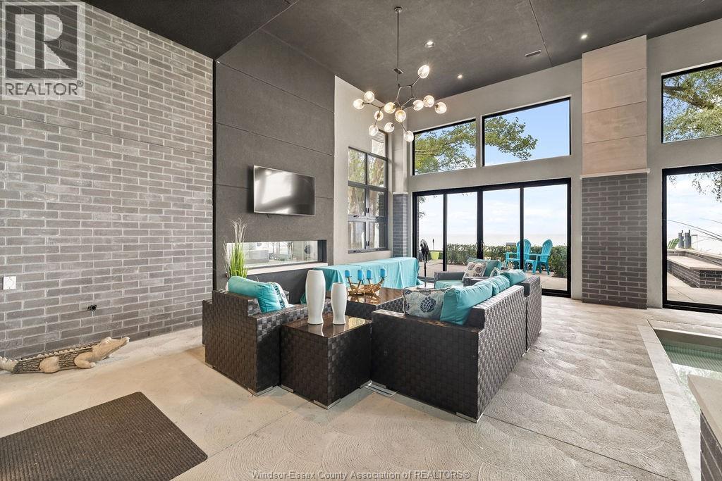 Photo 38 of 551 Ross Beach Road, Lakeshore ON