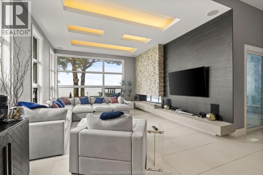 Photo 34 of 551 Ross Beach Road, Lakeshore ON