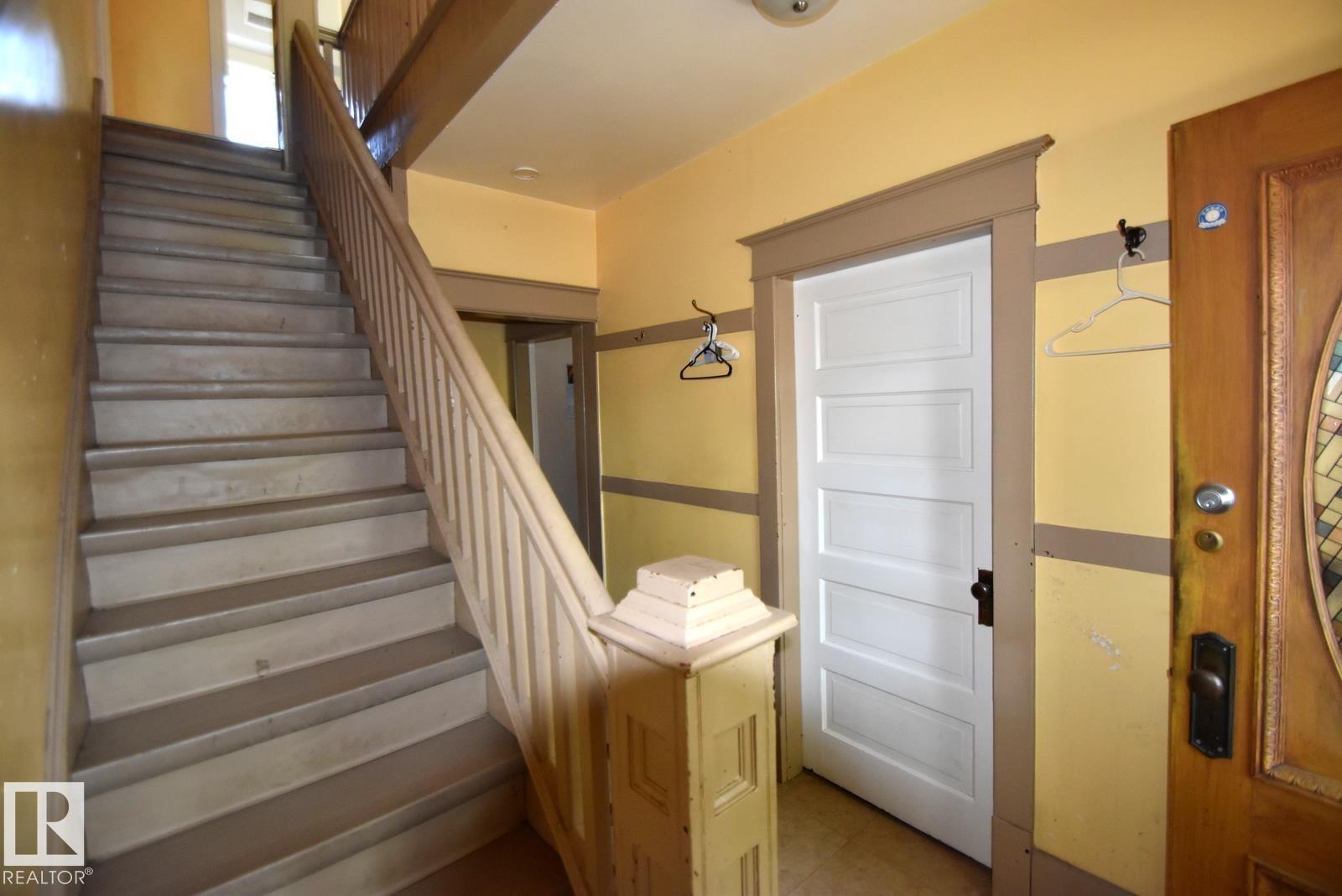 Photo 12 of 9634 110 Av Nw, Edmonton AB