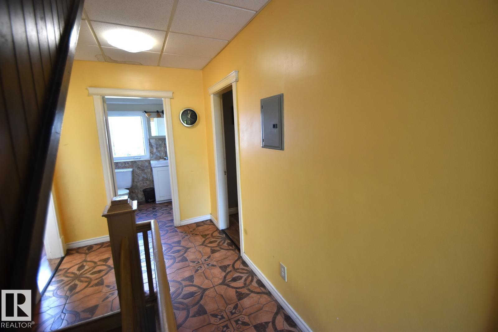 Photo 18 of 9634 110 Av Nw, Edmonton AB