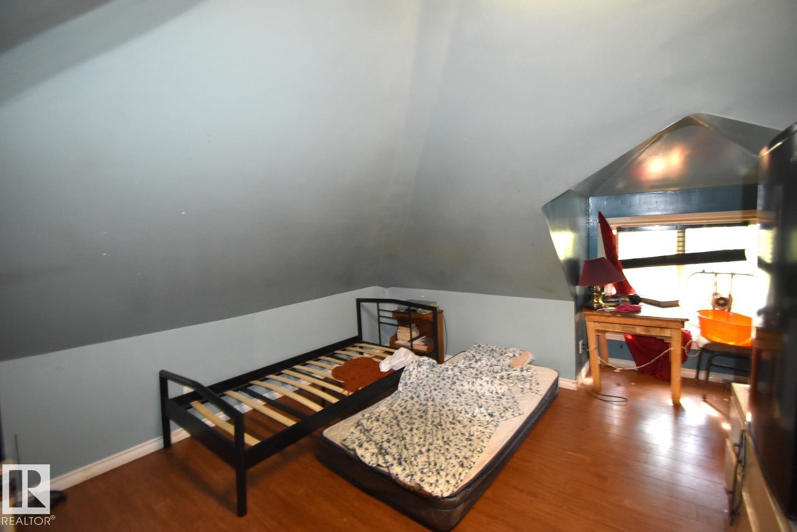 Photo 23 of 9634 110 Av Nw, Edmonton AB