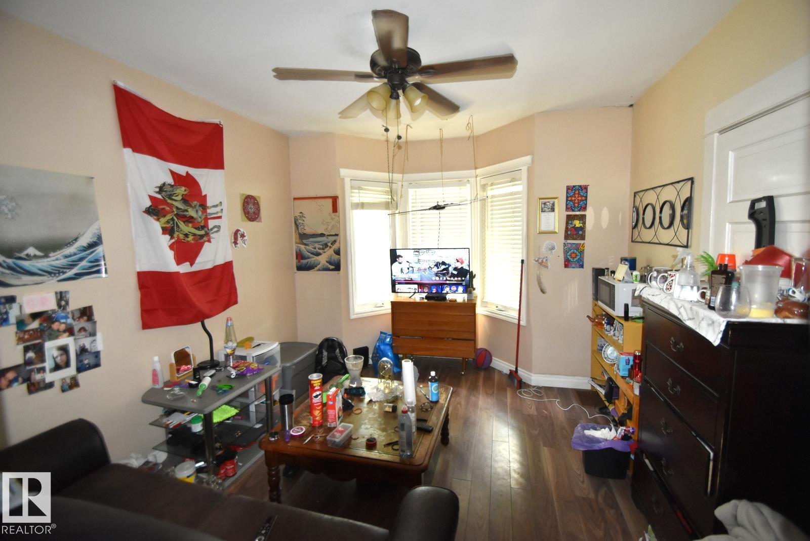 Photo 8 of 9634 110 Av Nw, Edmonton AB