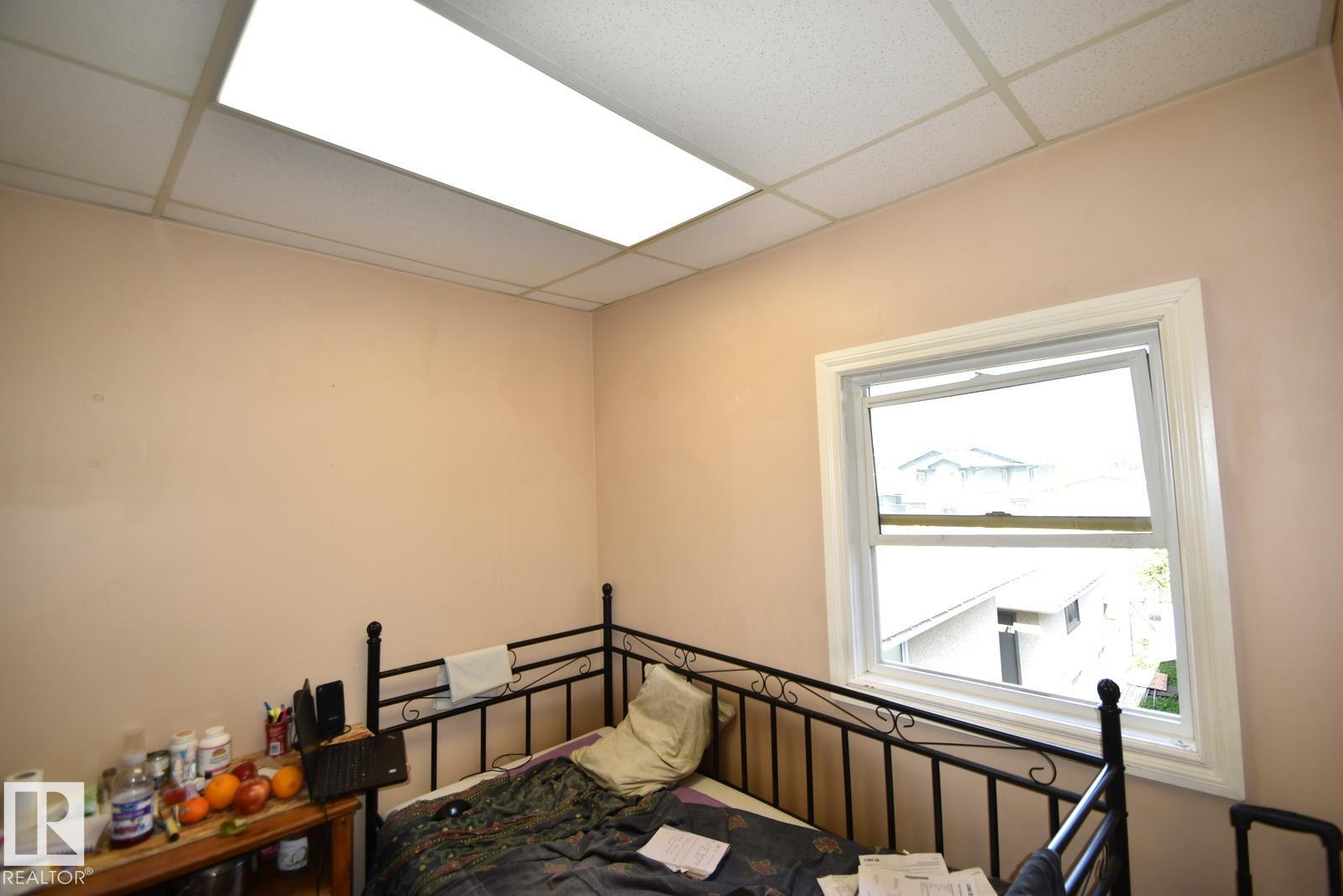 Photo 16 of 9634 110 Av Nw, Edmonton AB
