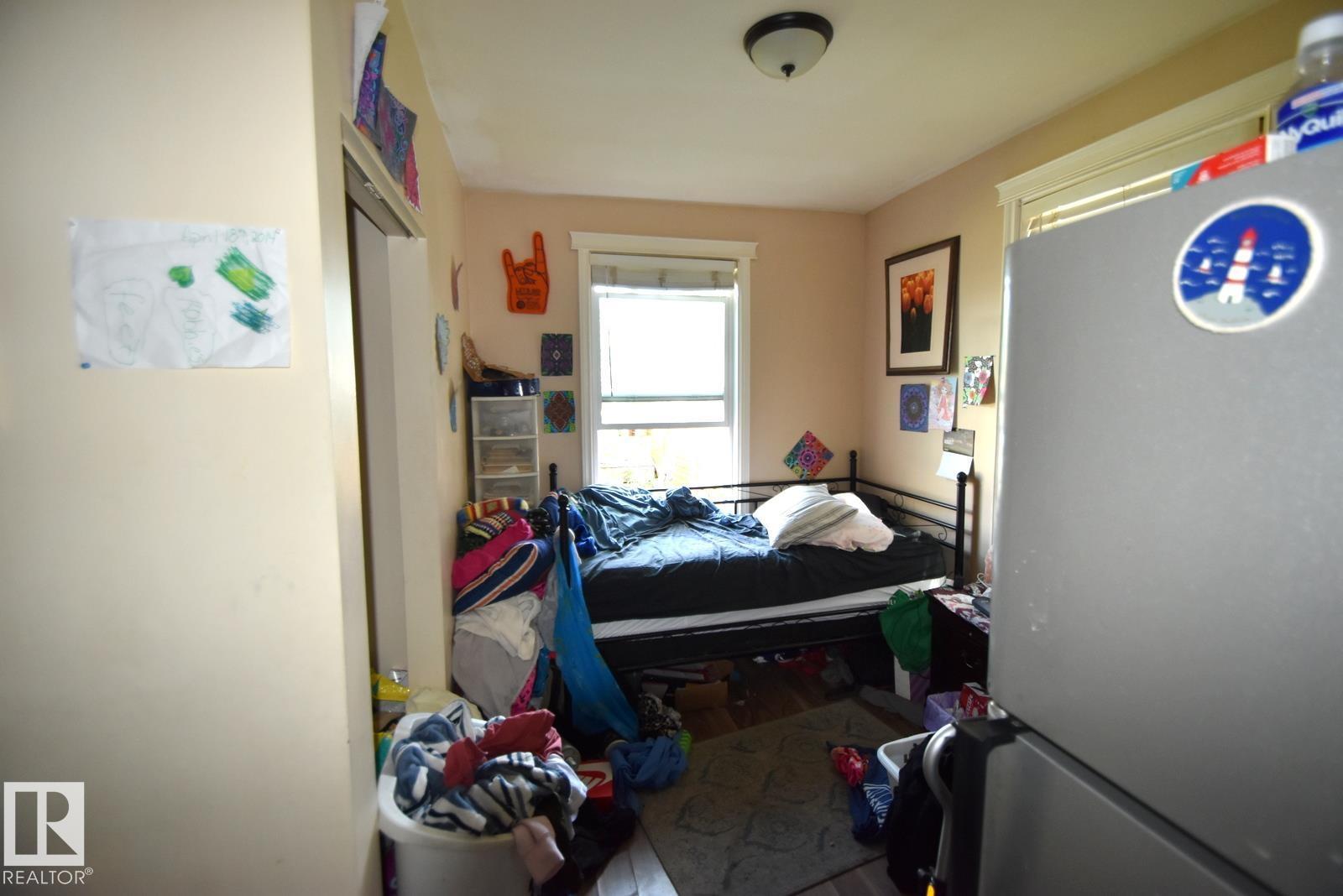 Photo 9 of 9634 110 Av Nw, Edmonton AB
