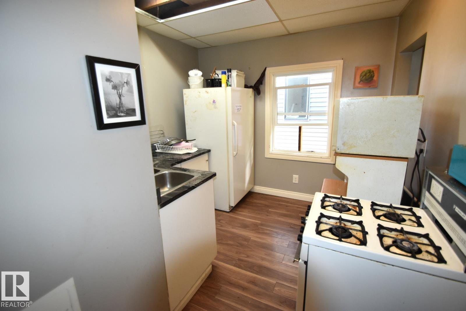 Photo 13 of 9634 110 Av Nw, Edmonton AB