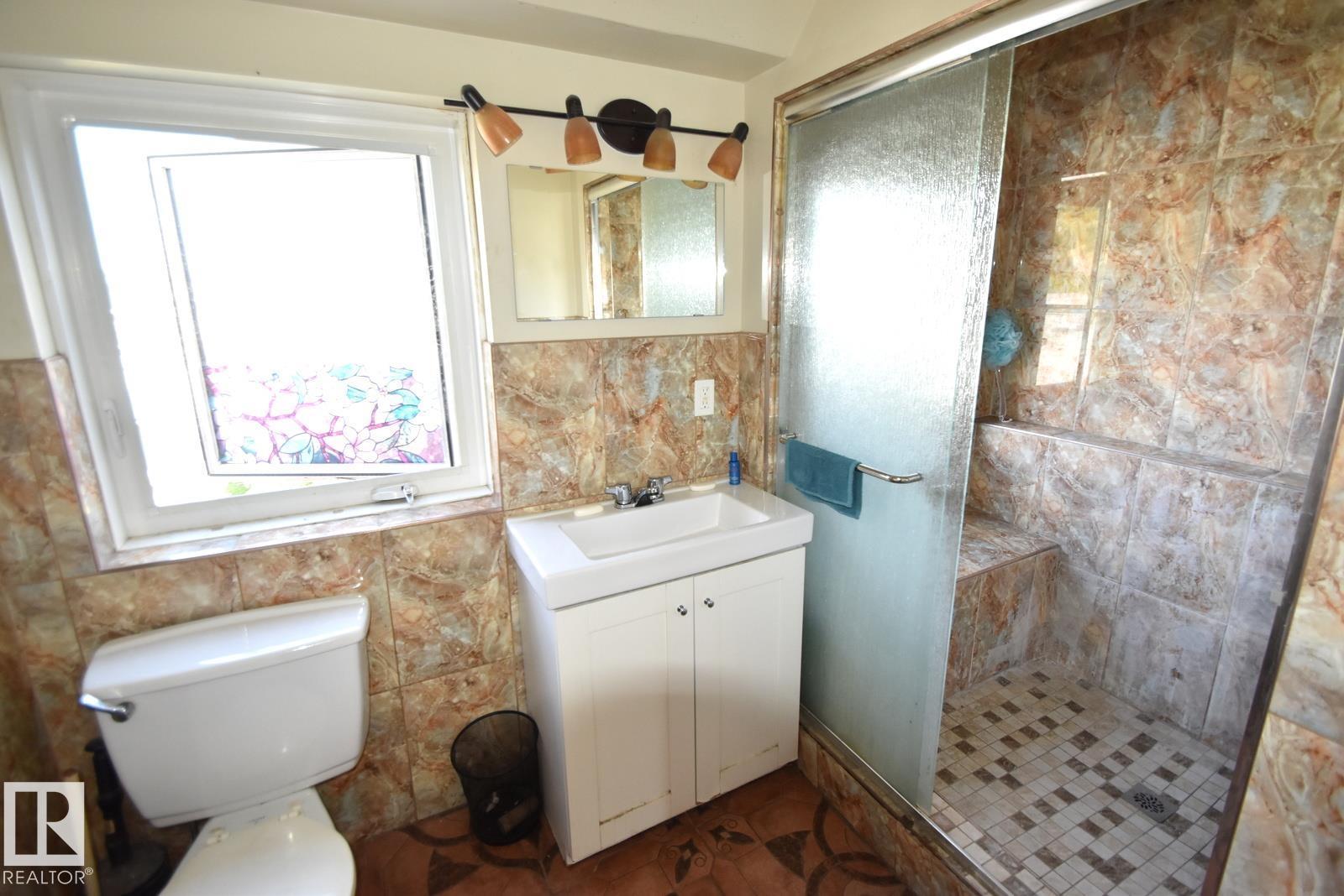 Photo 20 of 9634 110 Av Nw, Edmonton AB