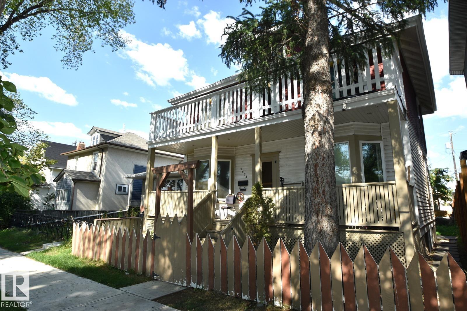 Photo 2 of 9634 110 Av Nw, Edmonton AB