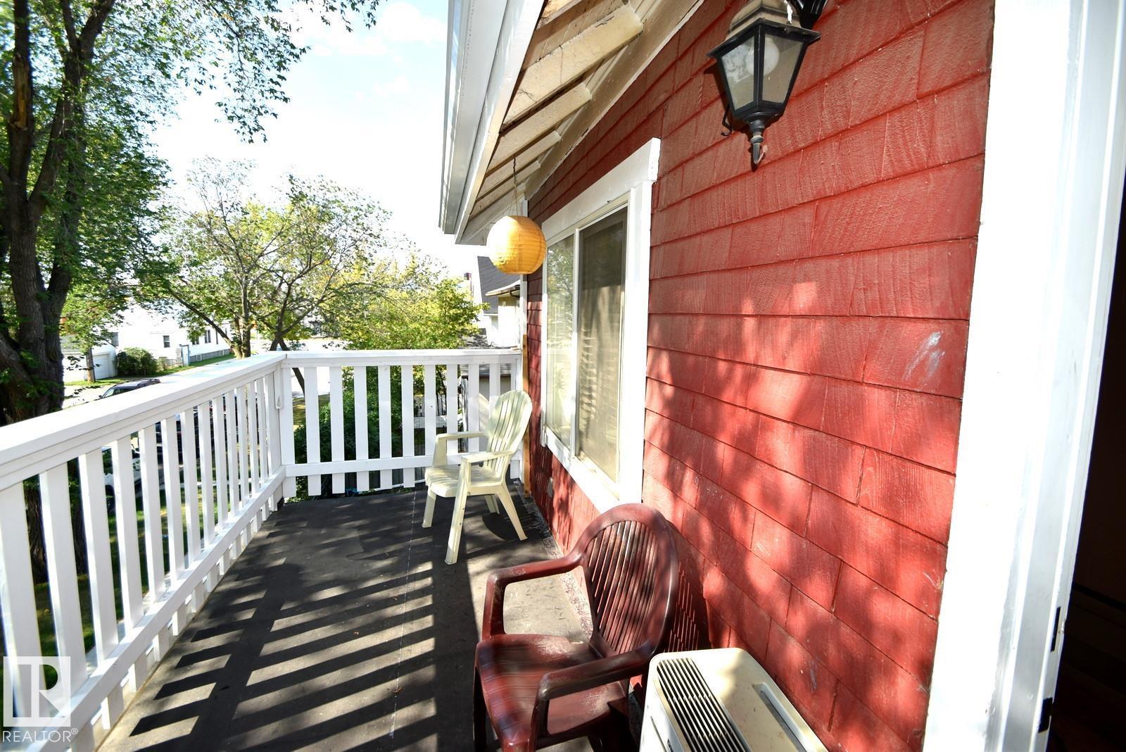Photo 14 of 9634 110 Av Nw, Edmonton AB