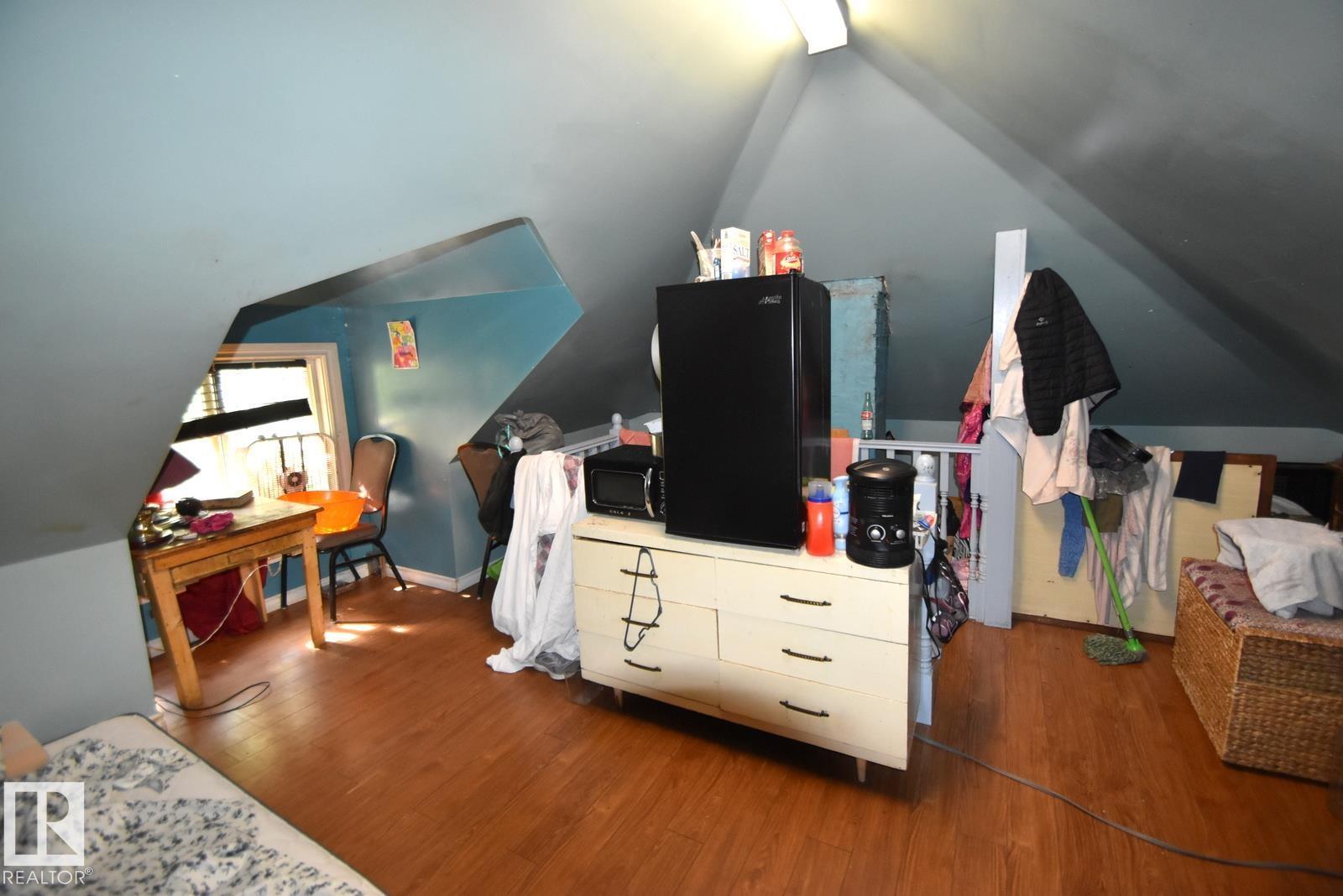 Photo 24 of 9634 110 Av Nw, Edmonton AB