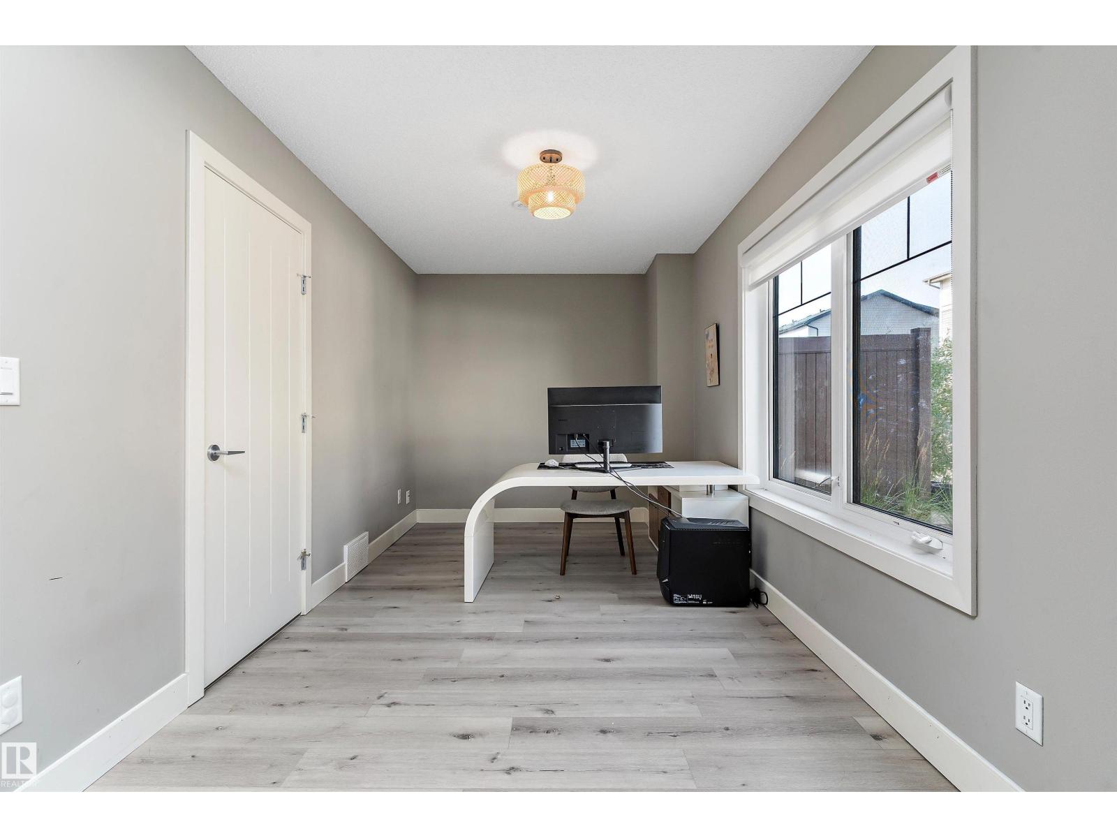 Photo 10 of 99 804 Welsh Dr Sw, Edmonton AB