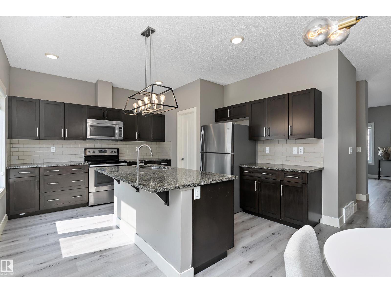Photo 15 of 99 804 Welsh Dr Sw, Edmonton AB