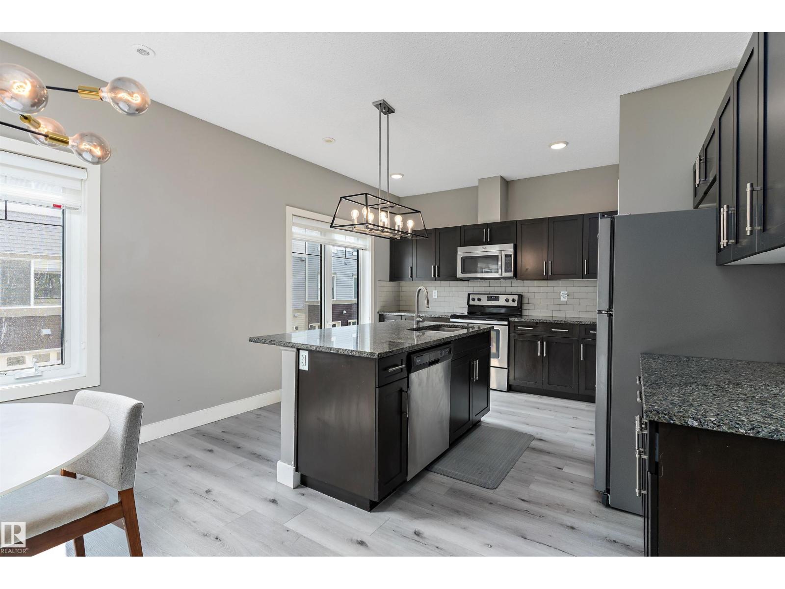 Photo 16 of 99 804 Welsh Dr Sw, Edmonton AB