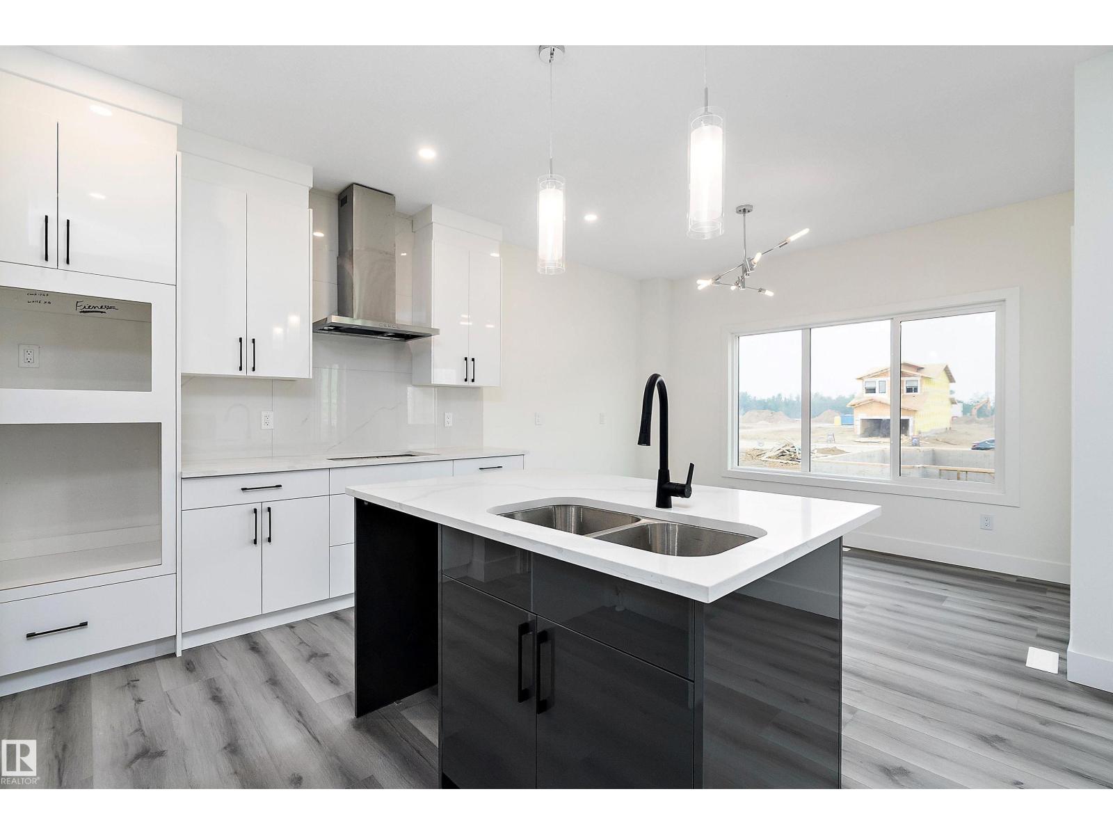 Photo 10 of 2532 210 St Nw, Edmonton AB
