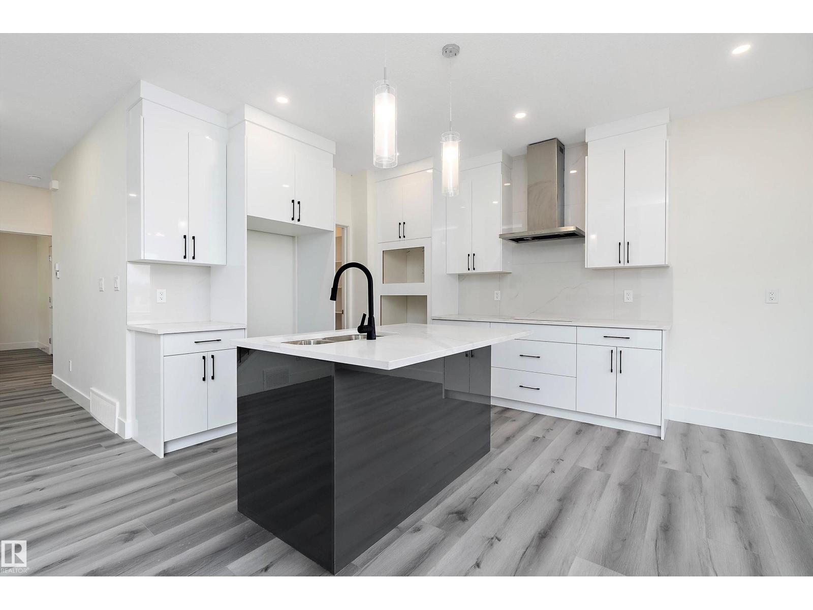 Photo 12 of 2532 210 St Nw, Edmonton AB