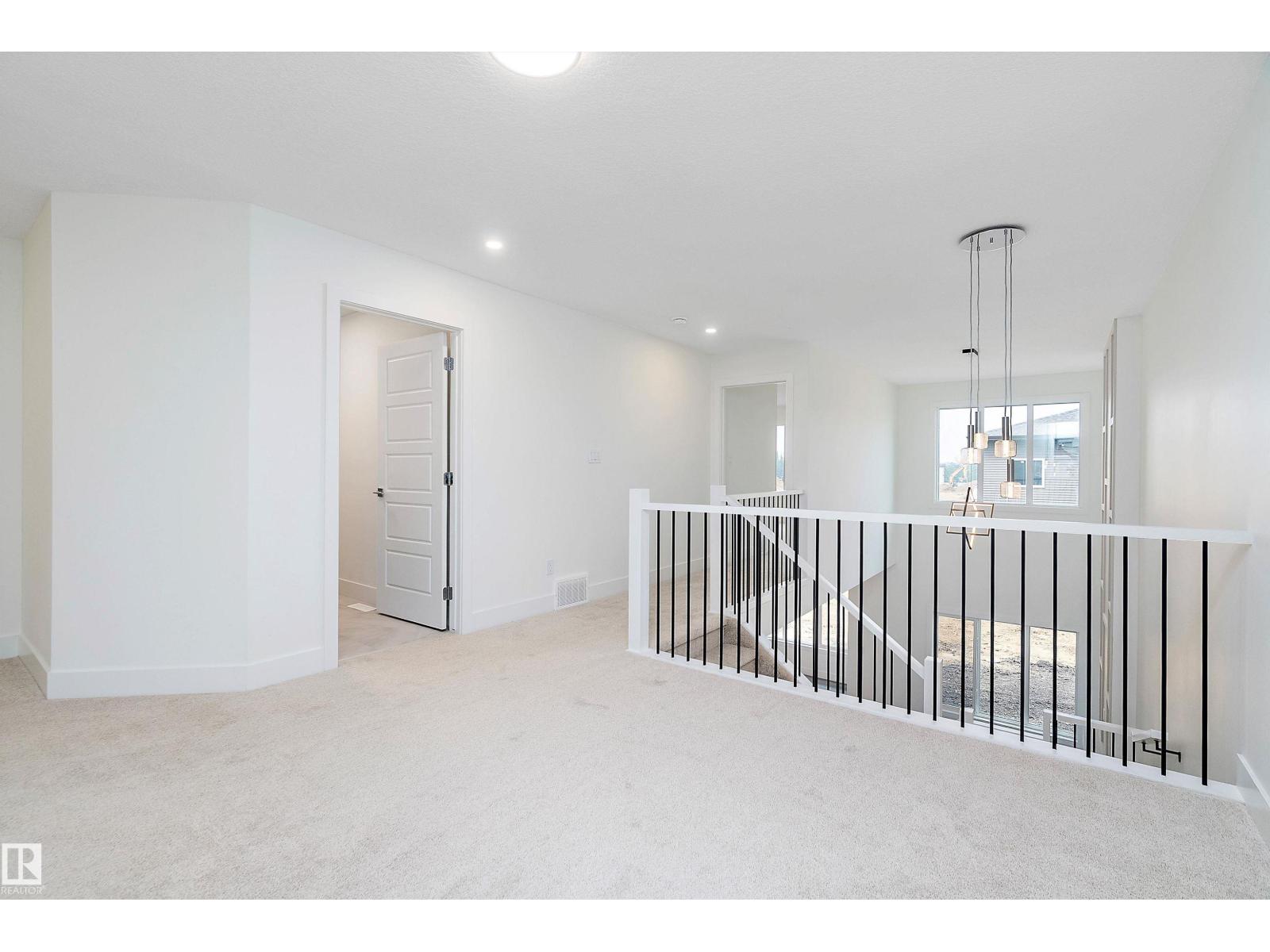 Photo 24 of 2532 210 St Nw, Edmonton AB