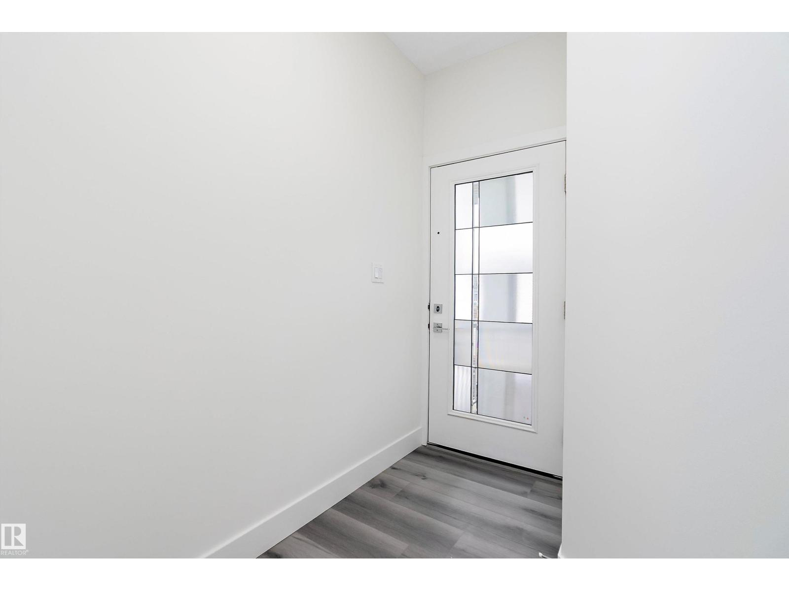 Photo 3 of 2532 210 St Nw, Edmonton AB