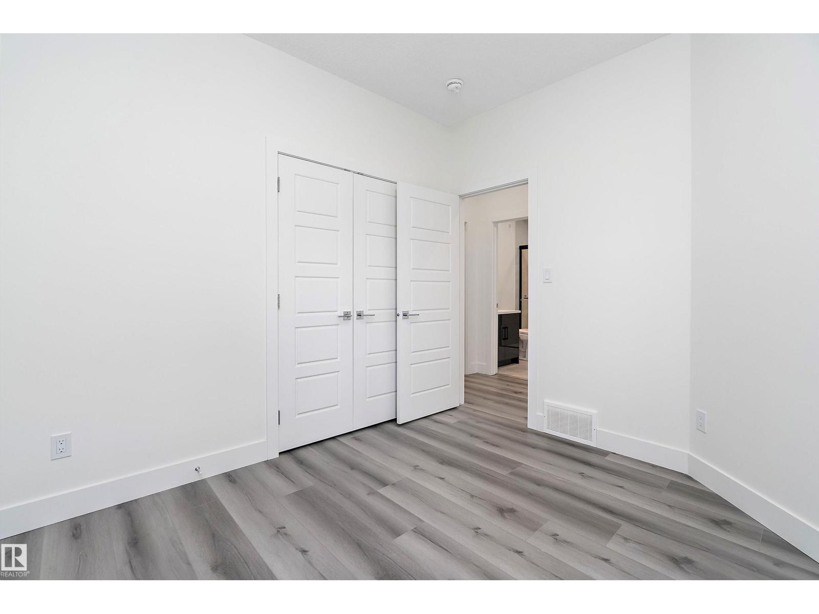 Photo 5 of 2532 210 St Nw, Edmonton AB