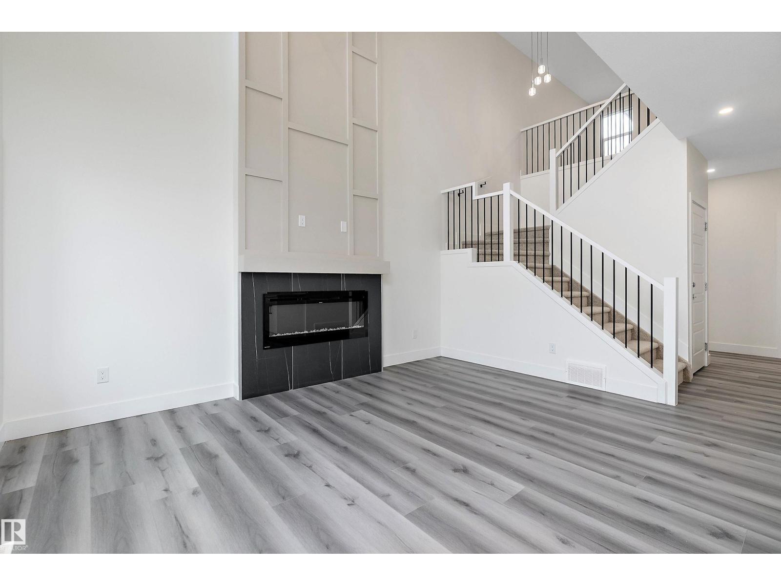 Photo 8 of 2532 210 St Nw, Edmonton AB