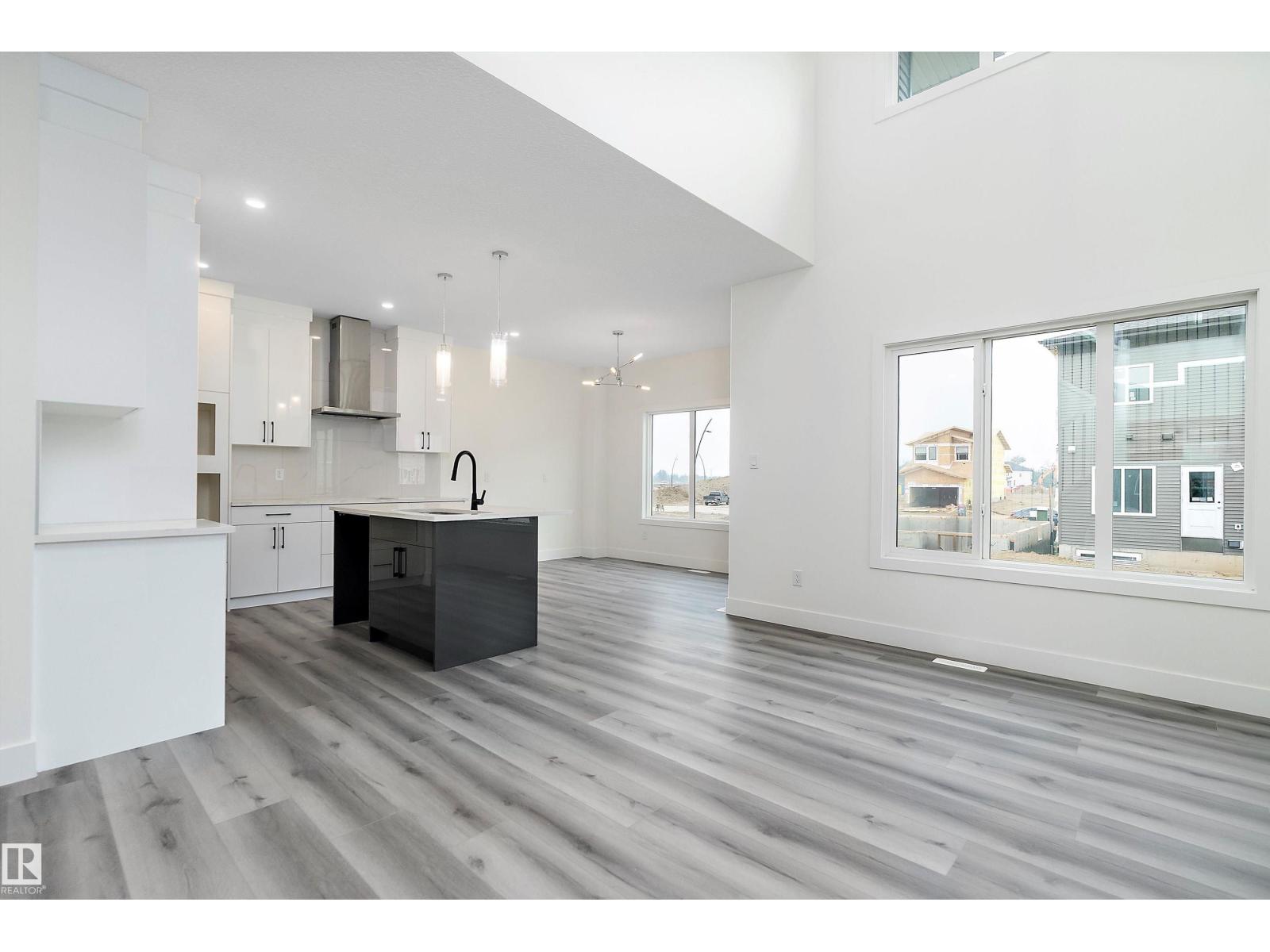 Photo 9 of 2532 210 St Nw, Edmonton AB
