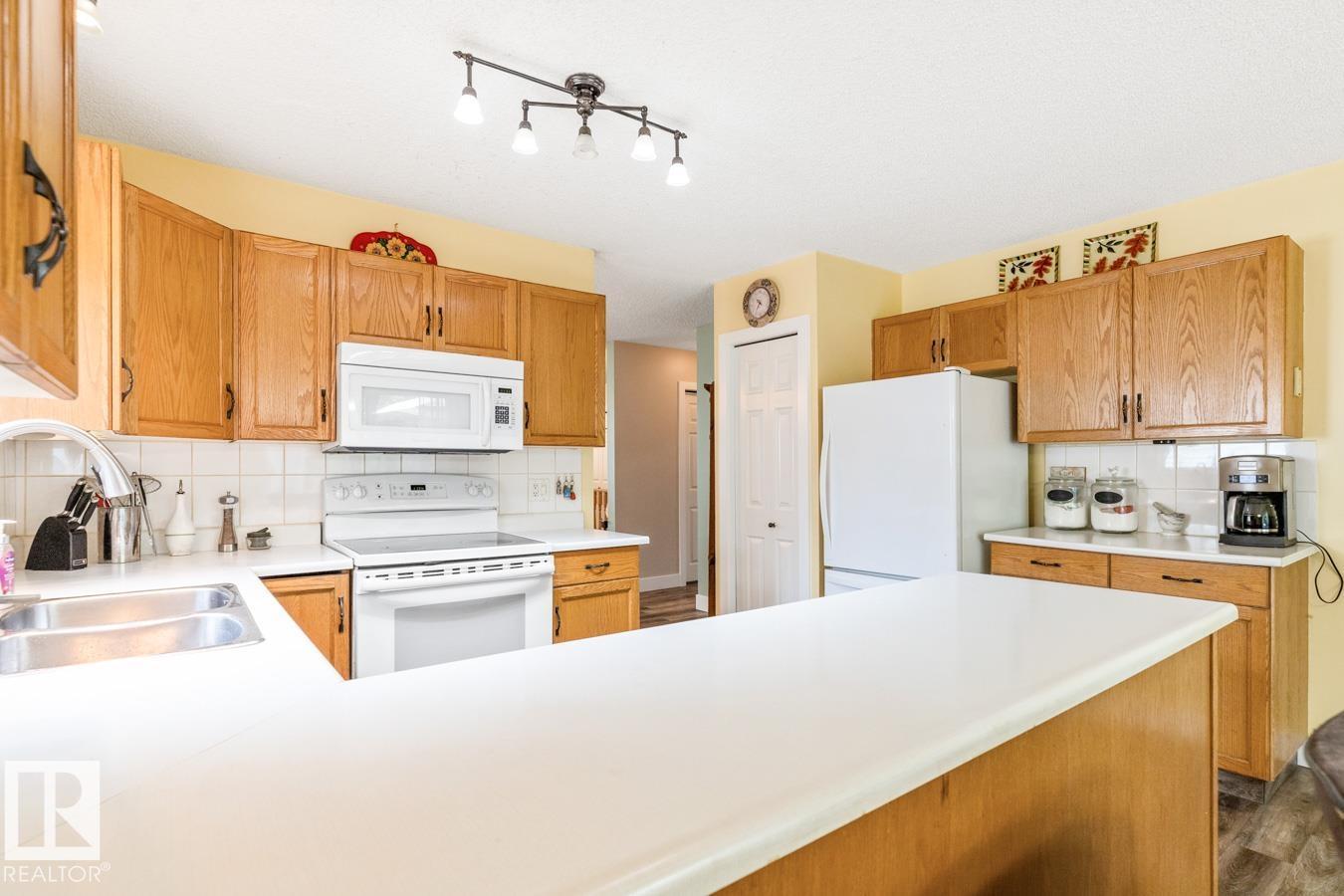 Photo 12 of 259 Regency Dr, Sherwood Park AB