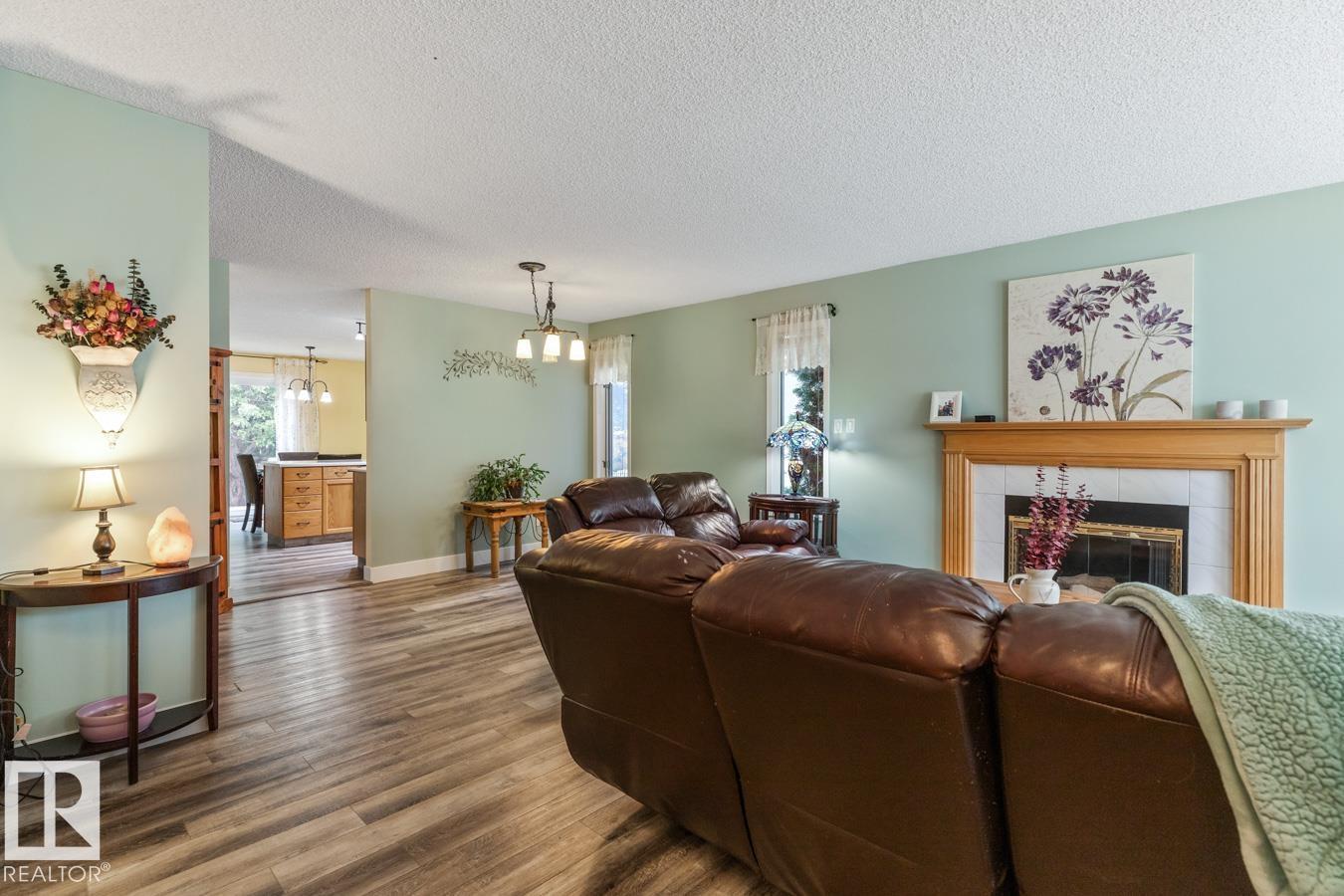 Photo 3 of 259 Regency Dr, Sherwood Park AB