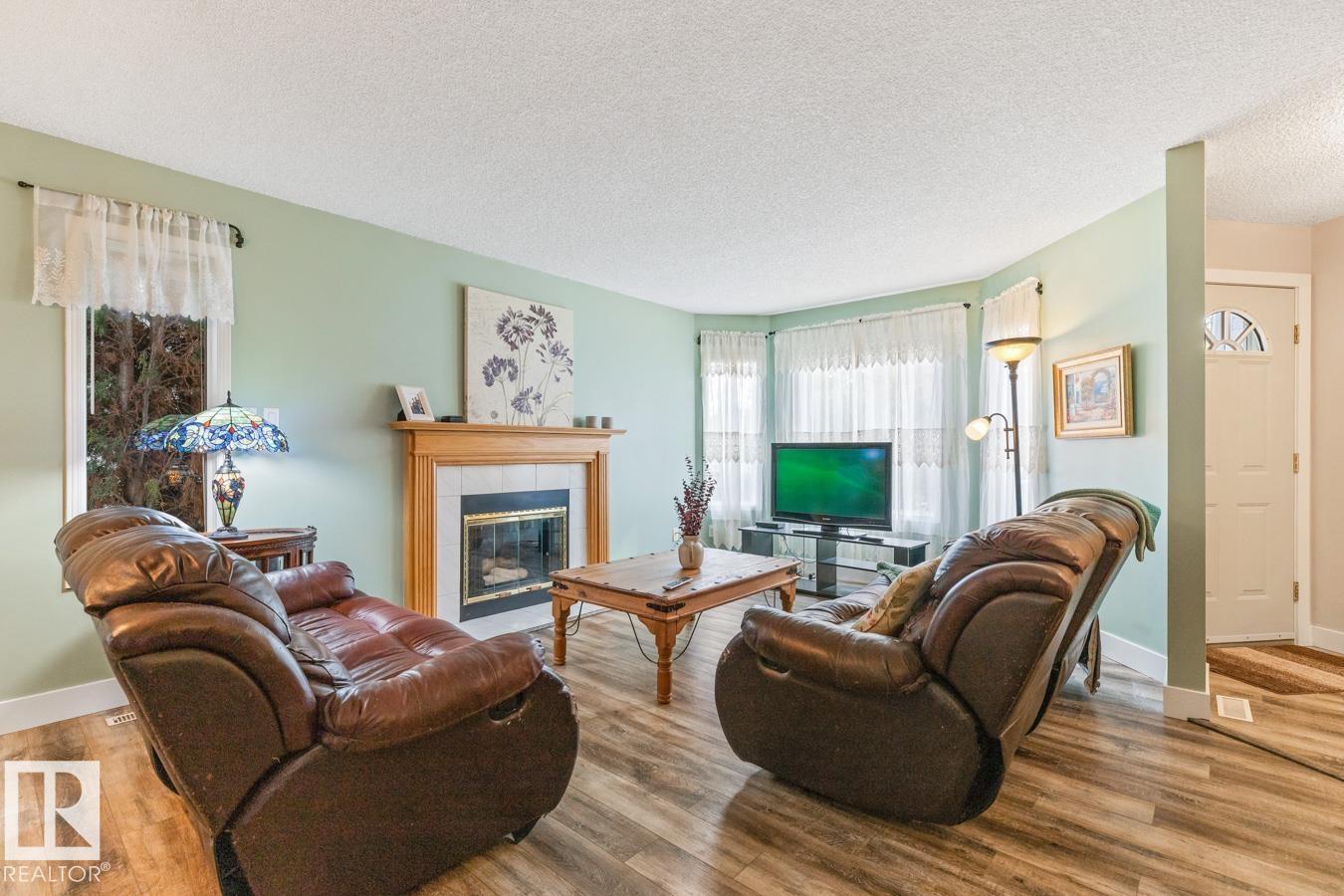 Photo 4 of 259 Regency Dr, Sherwood Park AB