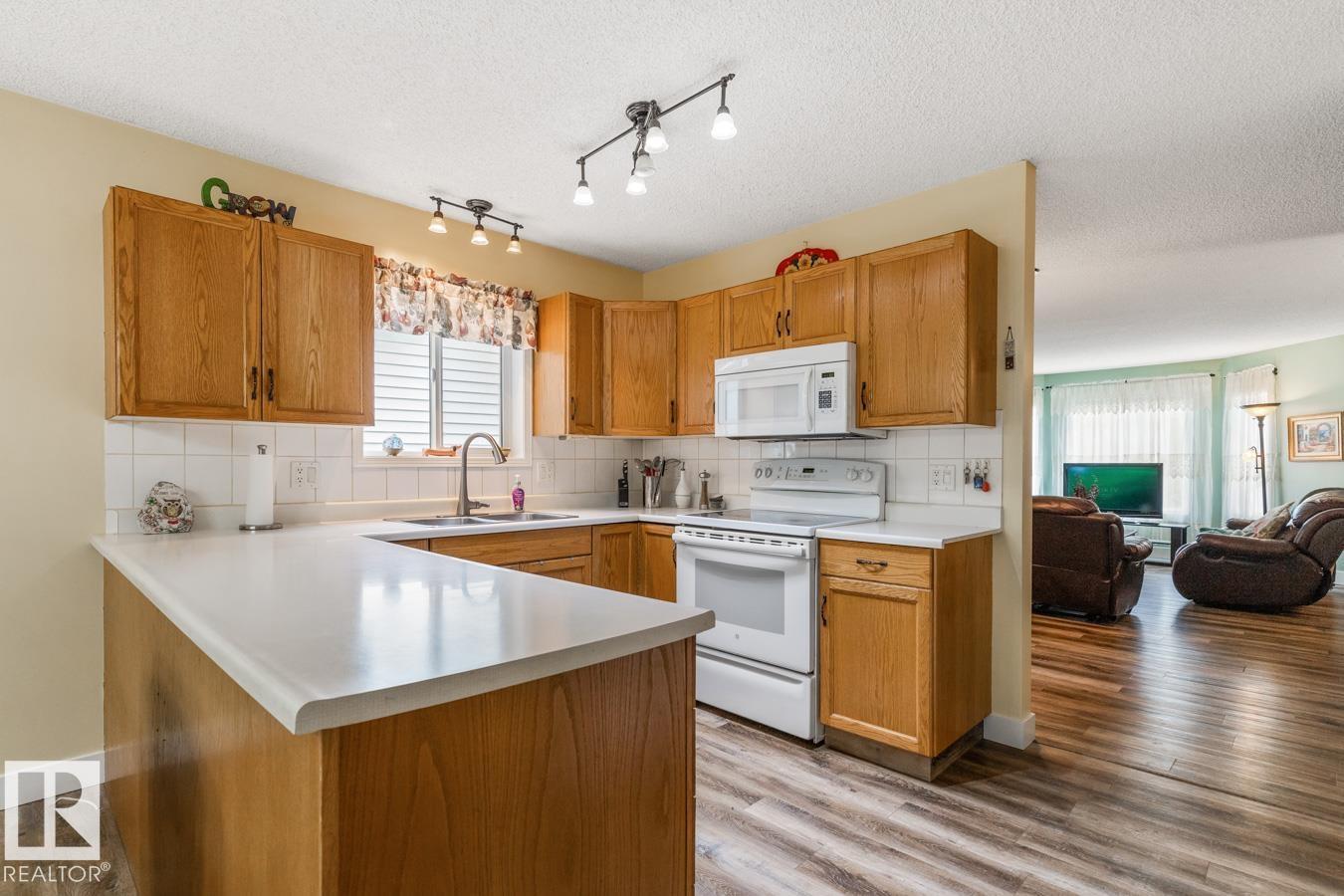 Photo 9 of 259 Regency Dr, Sherwood Park AB