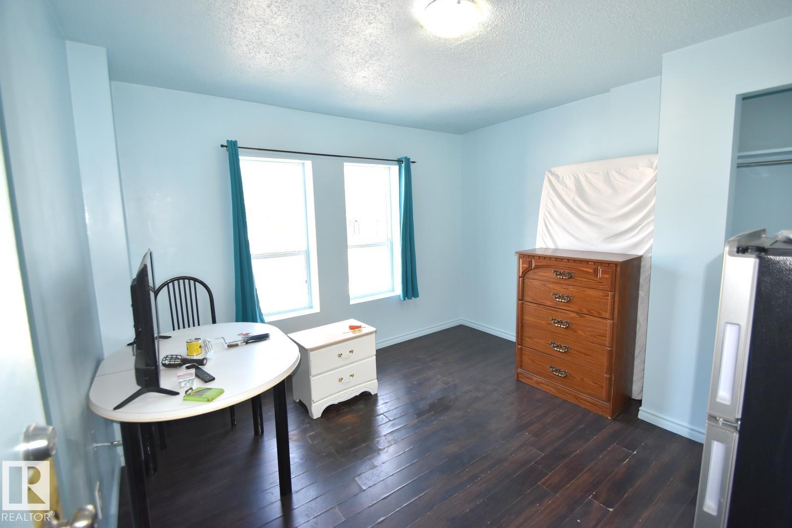 Photo 17 of 10734 92 St Nw, Edmonton AB