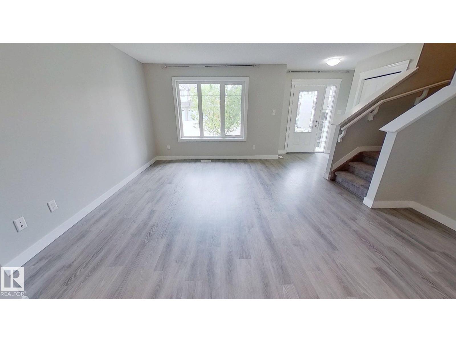 Photo 4 of 5828 65 St, Beaumont AB