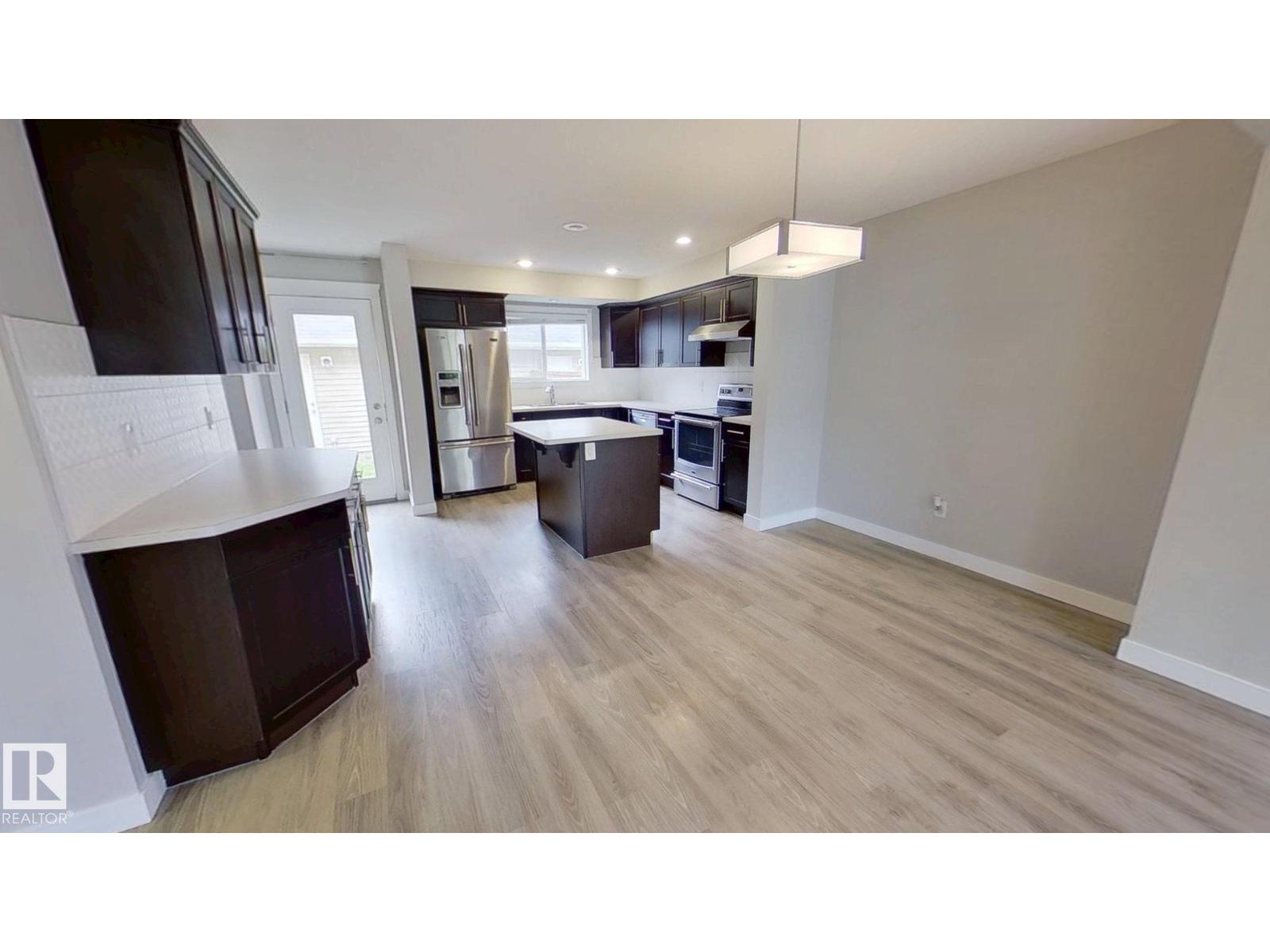 Photo 5 of 5828 65 St, Beaumont AB