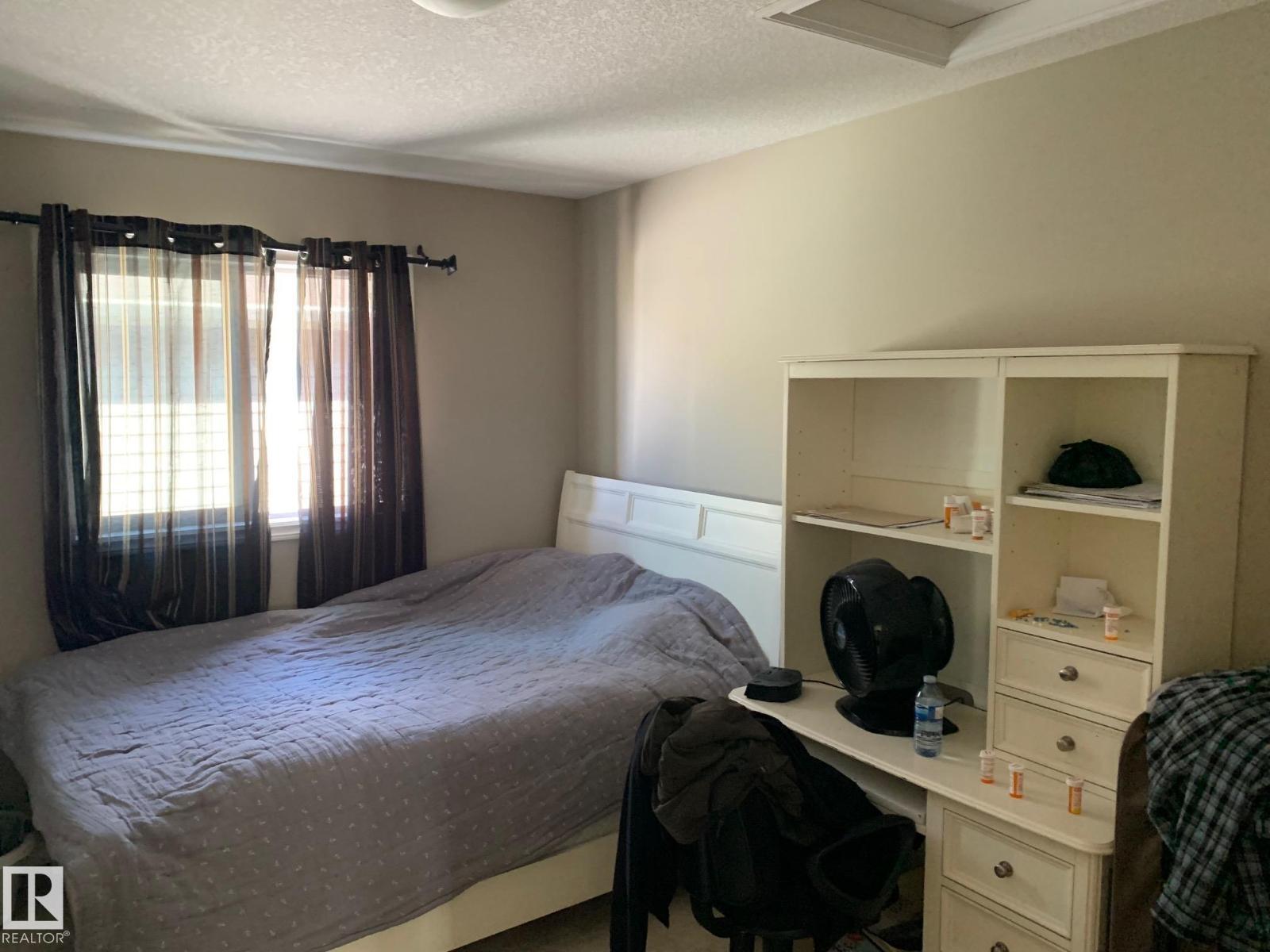 Photo 9 of 1741 63 A St Sw, Edmonton AB