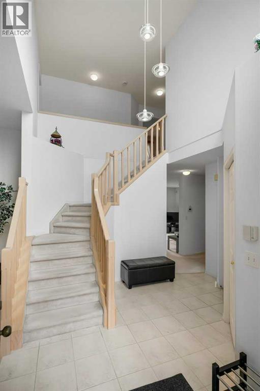 Photo 21 of 4 Hampshire Circle Nw, Calgary AB